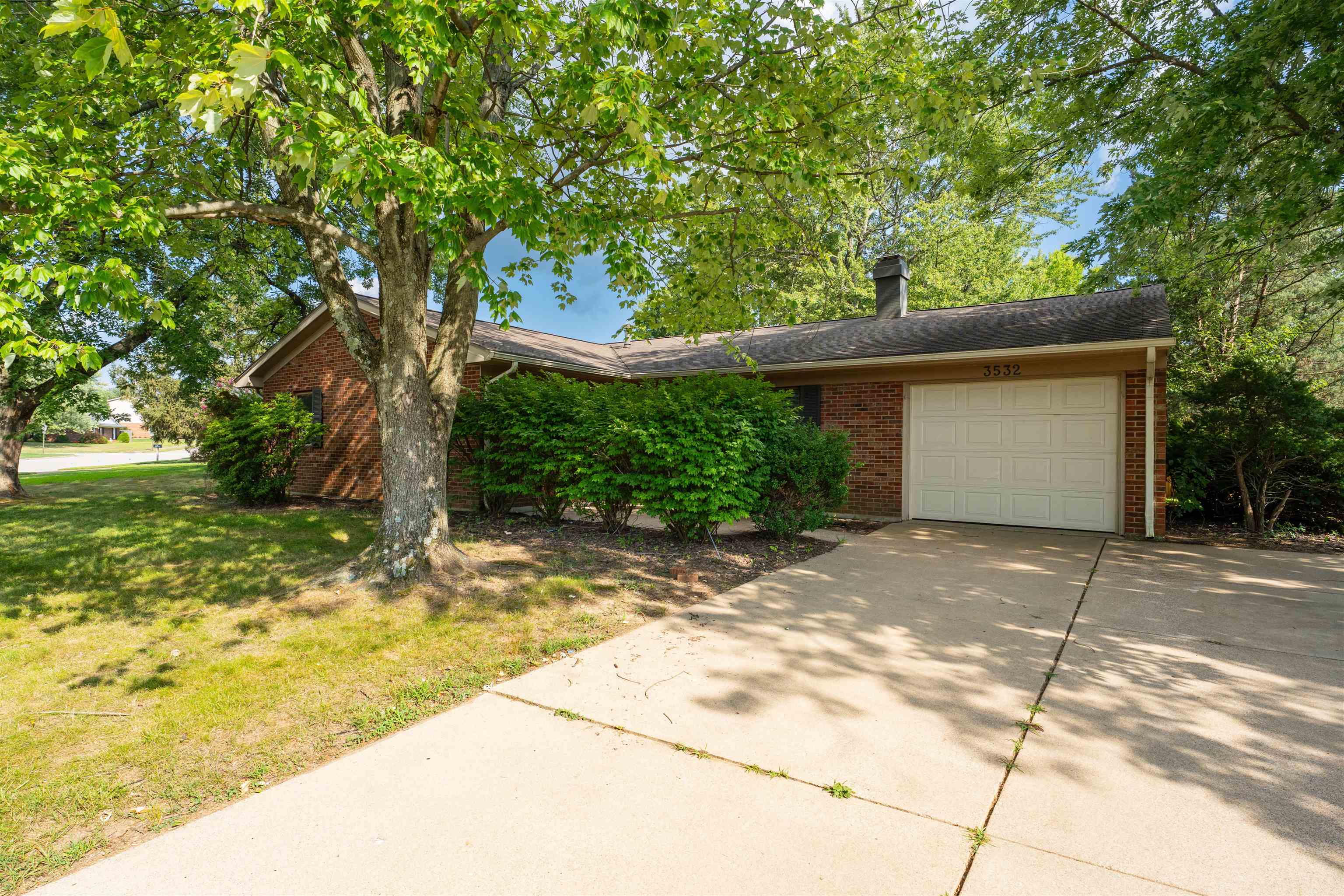 3532 Roundtable Loop, Owensboro, Kentucky 42303, 3 Bedrooms Bedrooms, ,2 BathroomsBathrooms,Single Family Residence,For Sale,Roundtable Loop,92686