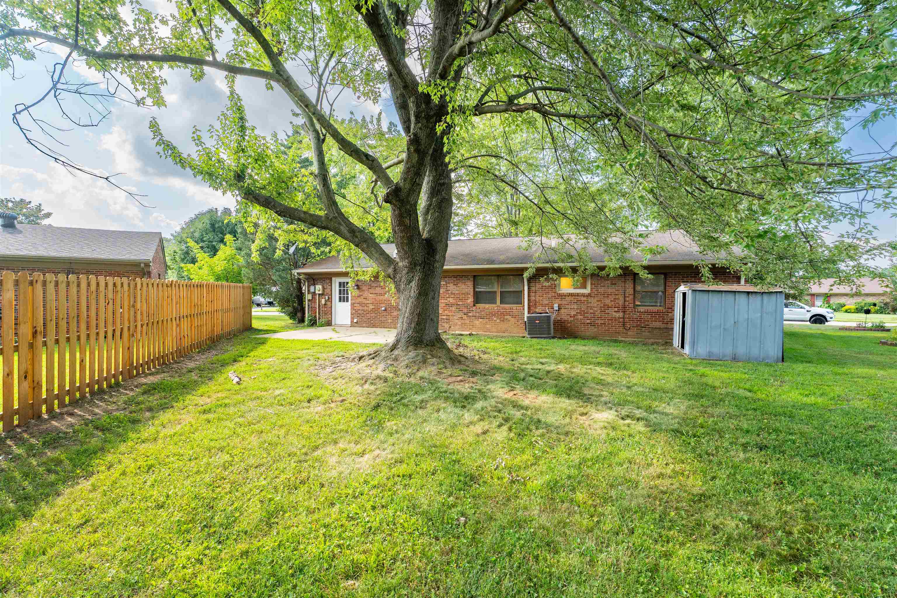 3532 Roundtable Loop, Owensboro, Kentucky 42303, 3 Bedrooms Bedrooms, ,2 BathroomsBathrooms,Single Family Residence,For Sale,Roundtable Loop,92686