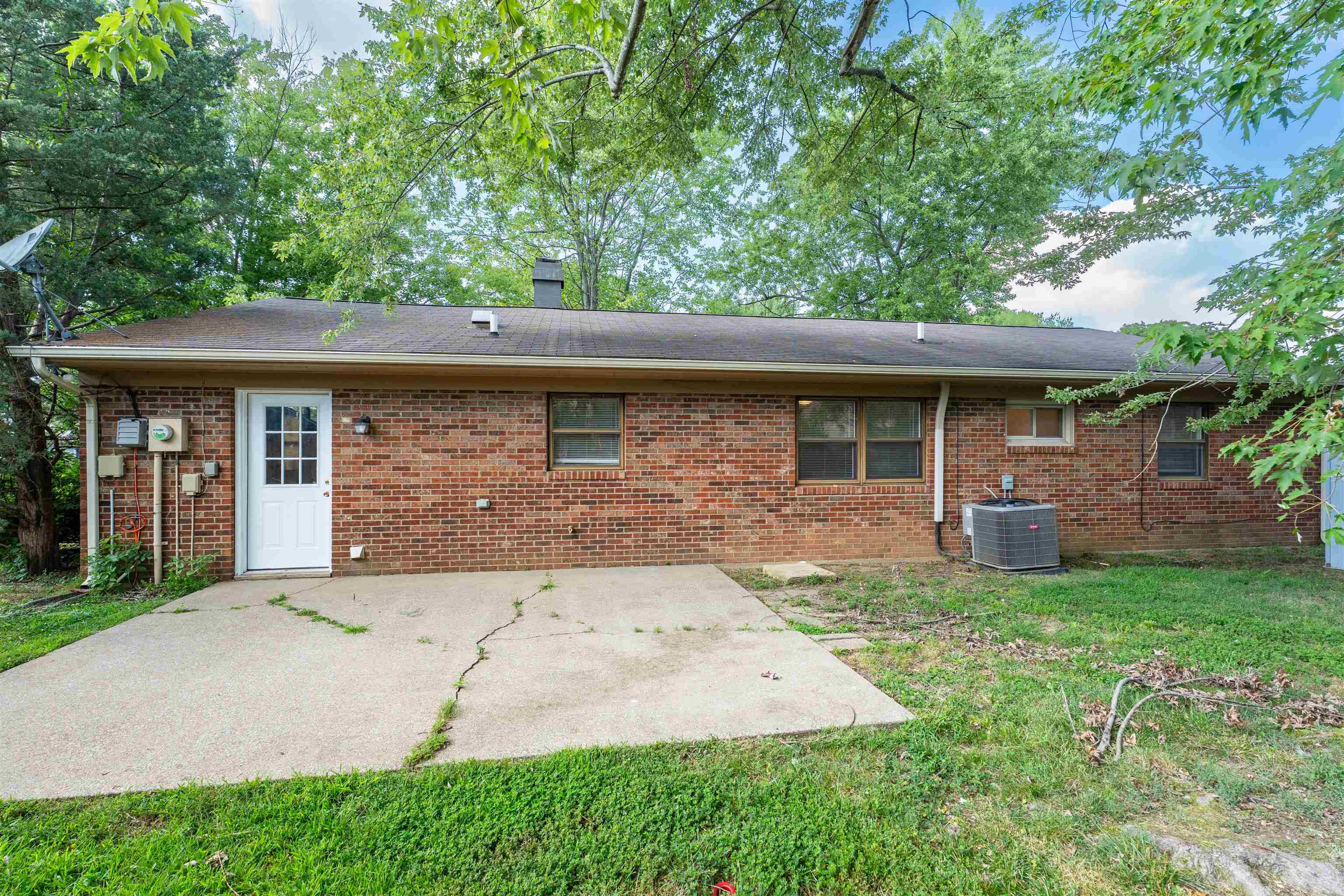3532 Roundtable Loop, Owensboro, Kentucky 42303, 3 Bedrooms Bedrooms, ,2 BathroomsBathrooms,Single Family Residence,For Sale,Roundtable Loop,92686