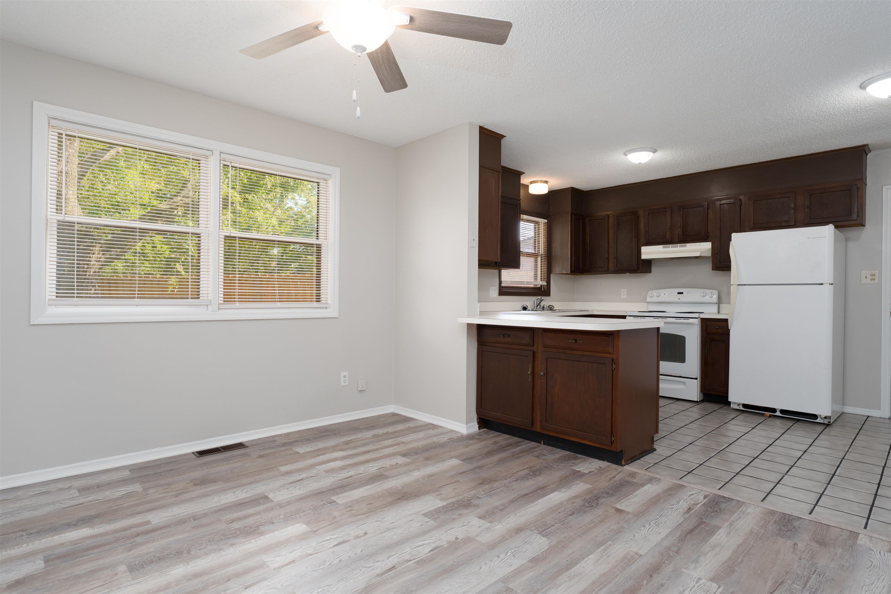 3532 Roundtable Loop, Owensboro, Kentucky 42303, 3 Bedrooms Bedrooms, ,2 BathroomsBathrooms,Single Family Residence,For Sale,Roundtable Loop,92686