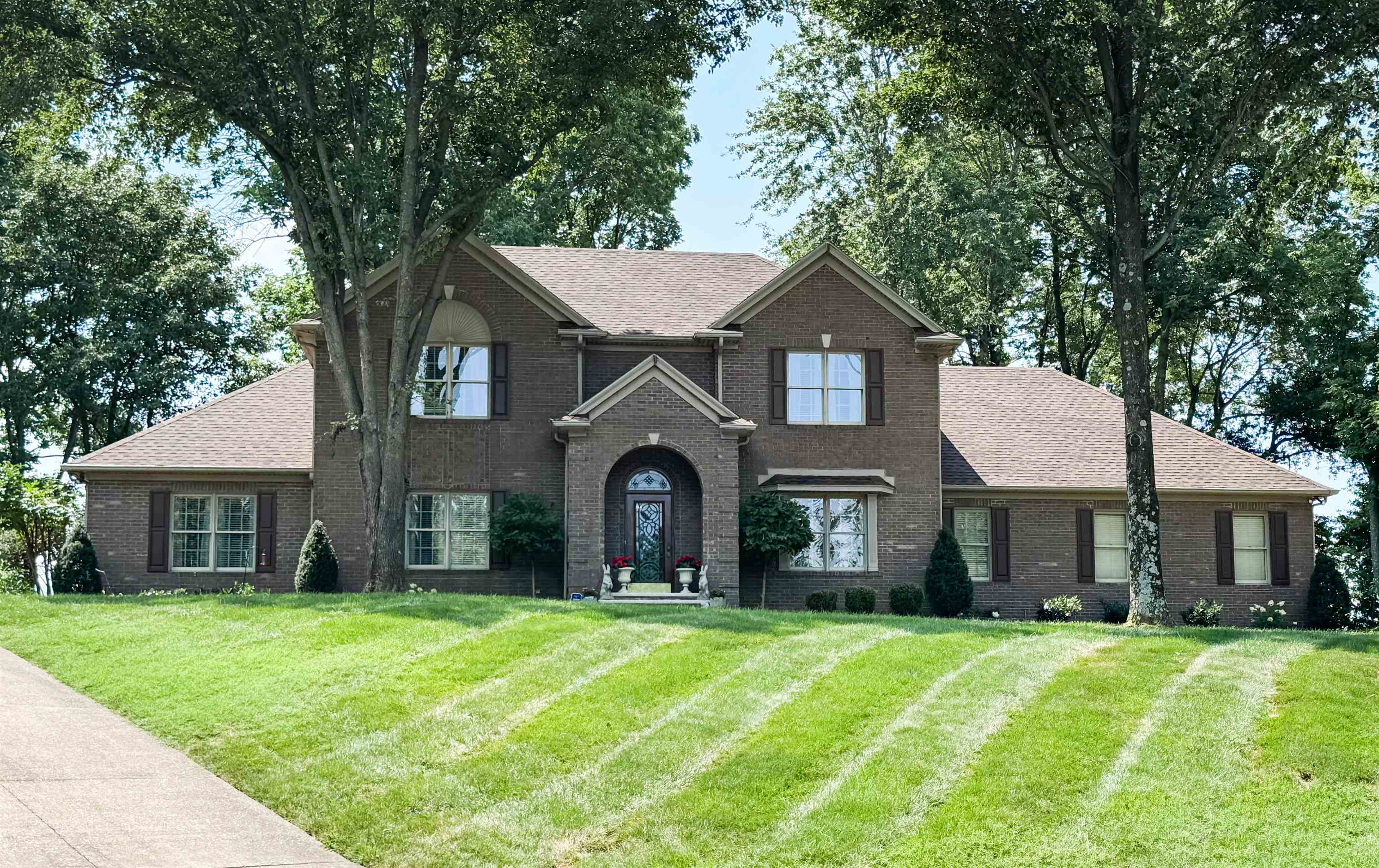 1400 Heritage Cv, Owensboro, Kentucky 42303, 4 Bedrooms Bedrooms, ,3 BathroomsBathrooms,Single Family Residence,For Sale,Heritage Cv,92687