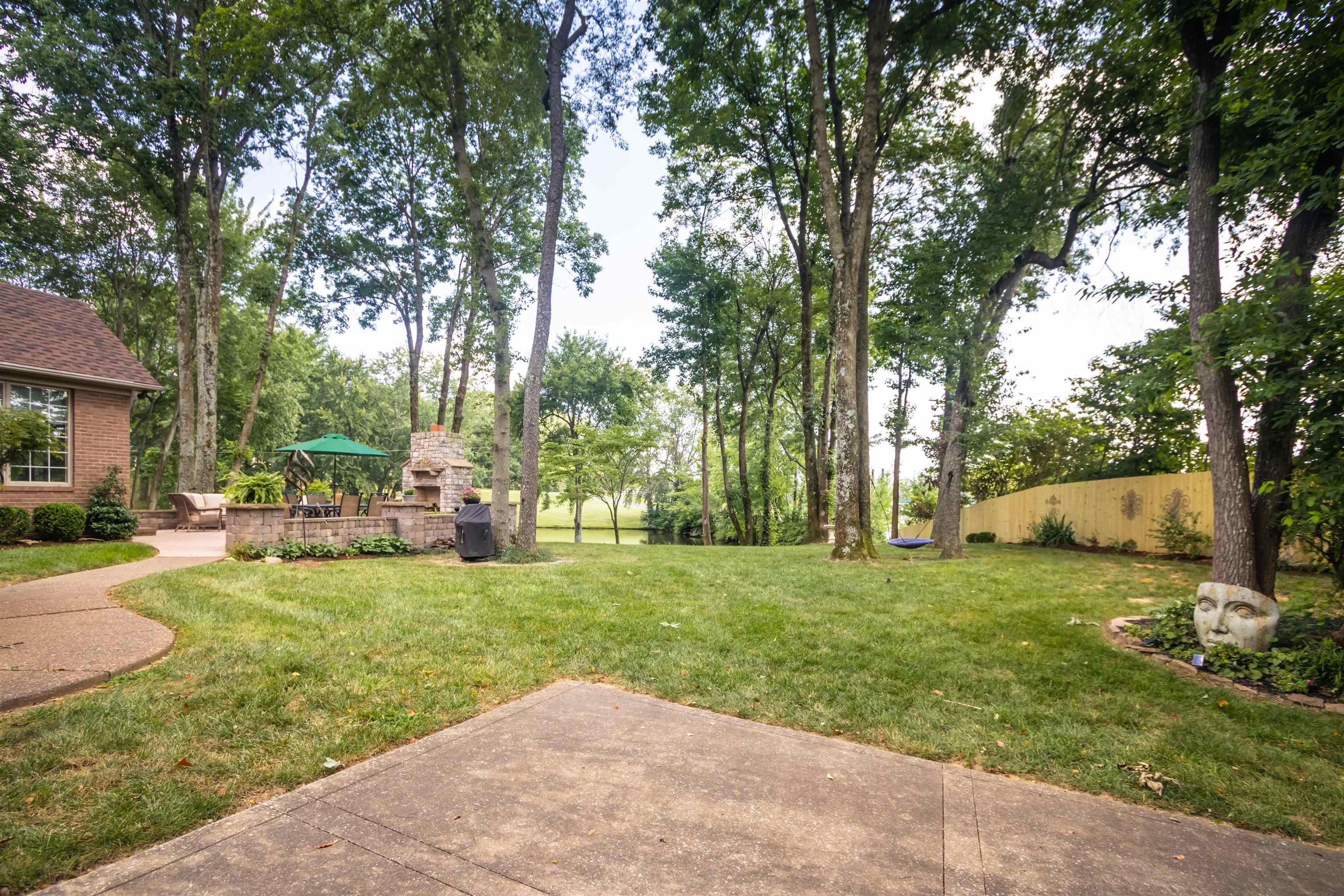 1400 Heritage Cv, Owensboro, Kentucky 42303, 4 Bedrooms Bedrooms, ,3 BathroomsBathrooms,Single Family Residence,For Sale,Heritage Cv,92687