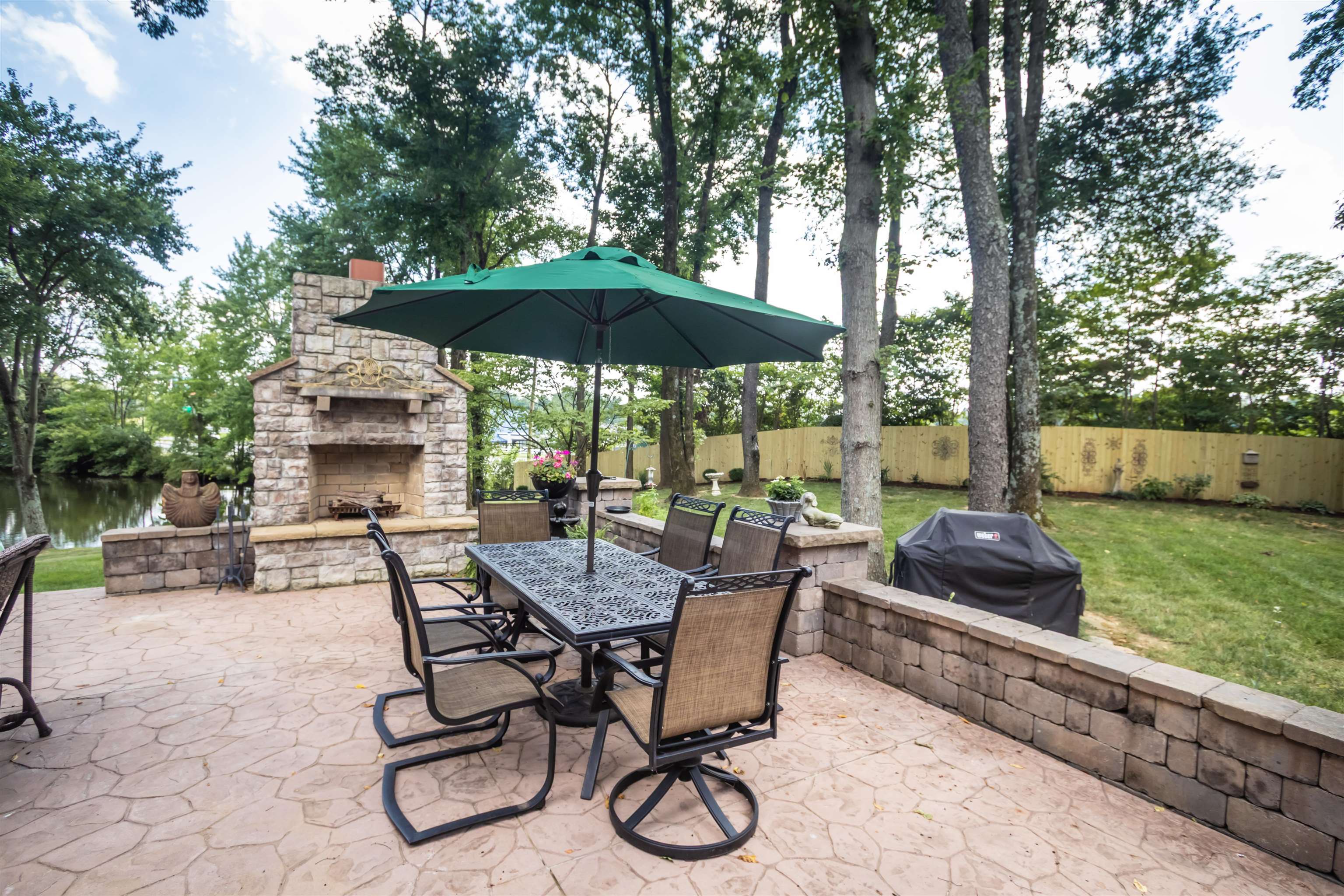 1400 Heritage Cv, Owensboro, Kentucky 42303, 4 Bedrooms Bedrooms, ,3 BathroomsBathrooms,Single Family Residence,For Sale,Heritage Cv,92687