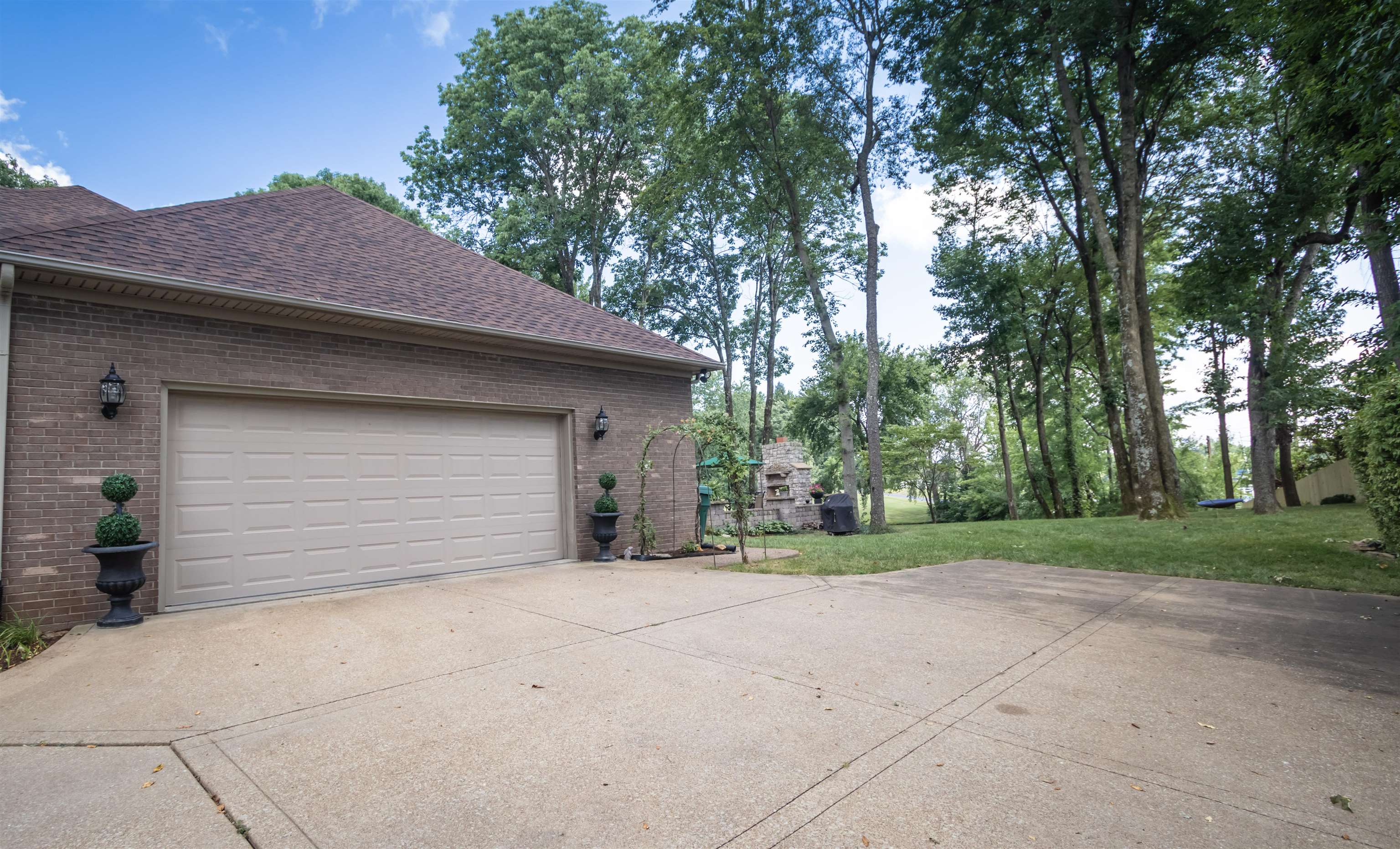 1400 Heritage Cv, Owensboro, Kentucky 42303, 4 Bedrooms Bedrooms, ,3 BathroomsBathrooms,Single Family Residence,For Sale,Heritage Cv,92687