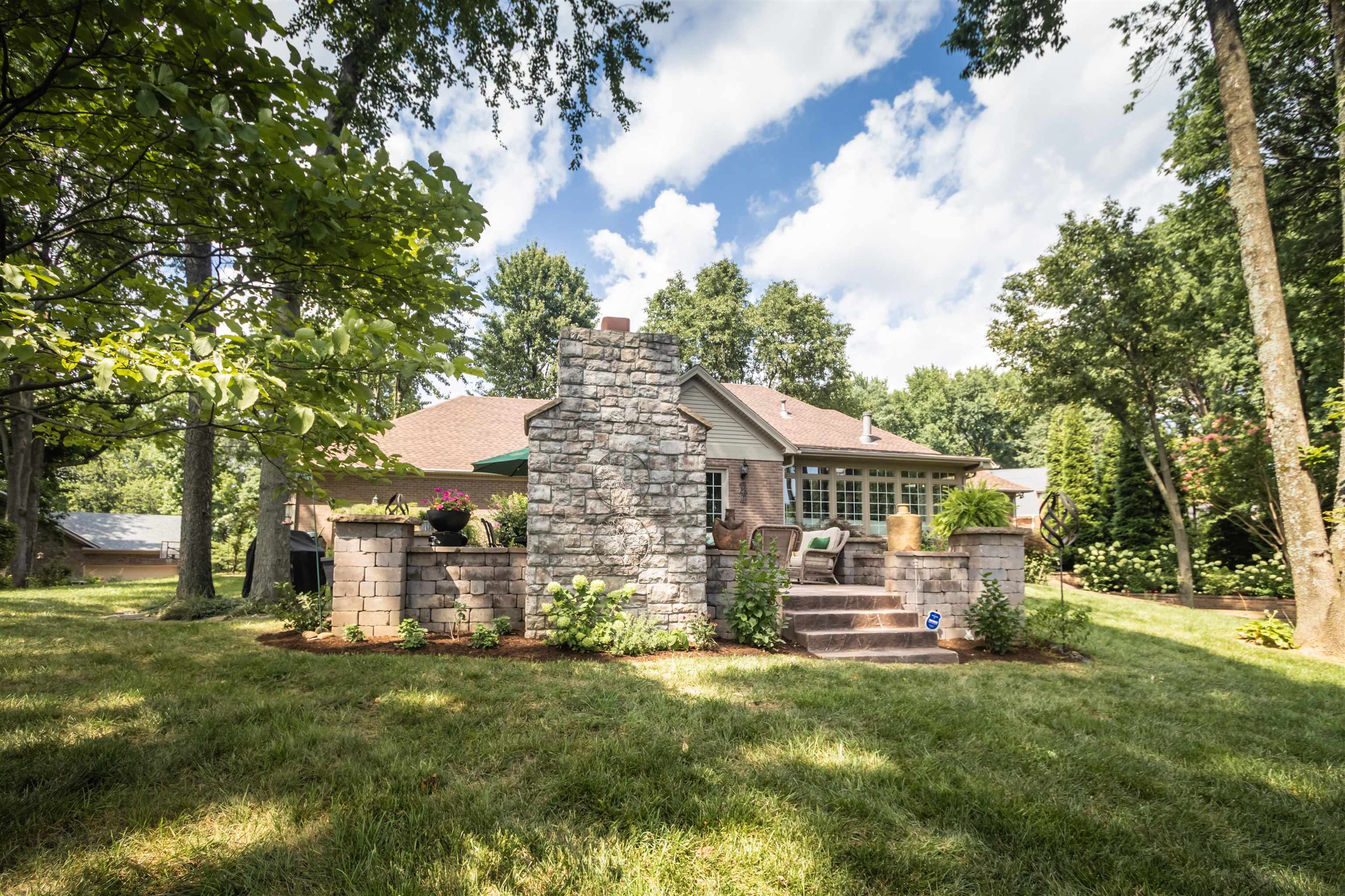 1400 Heritage Cv, Owensboro, Kentucky 42303, 4 Bedrooms Bedrooms, ,3 BathroomsBathrooms,Single Family Residence,For Sale,Heritage Cv,92687