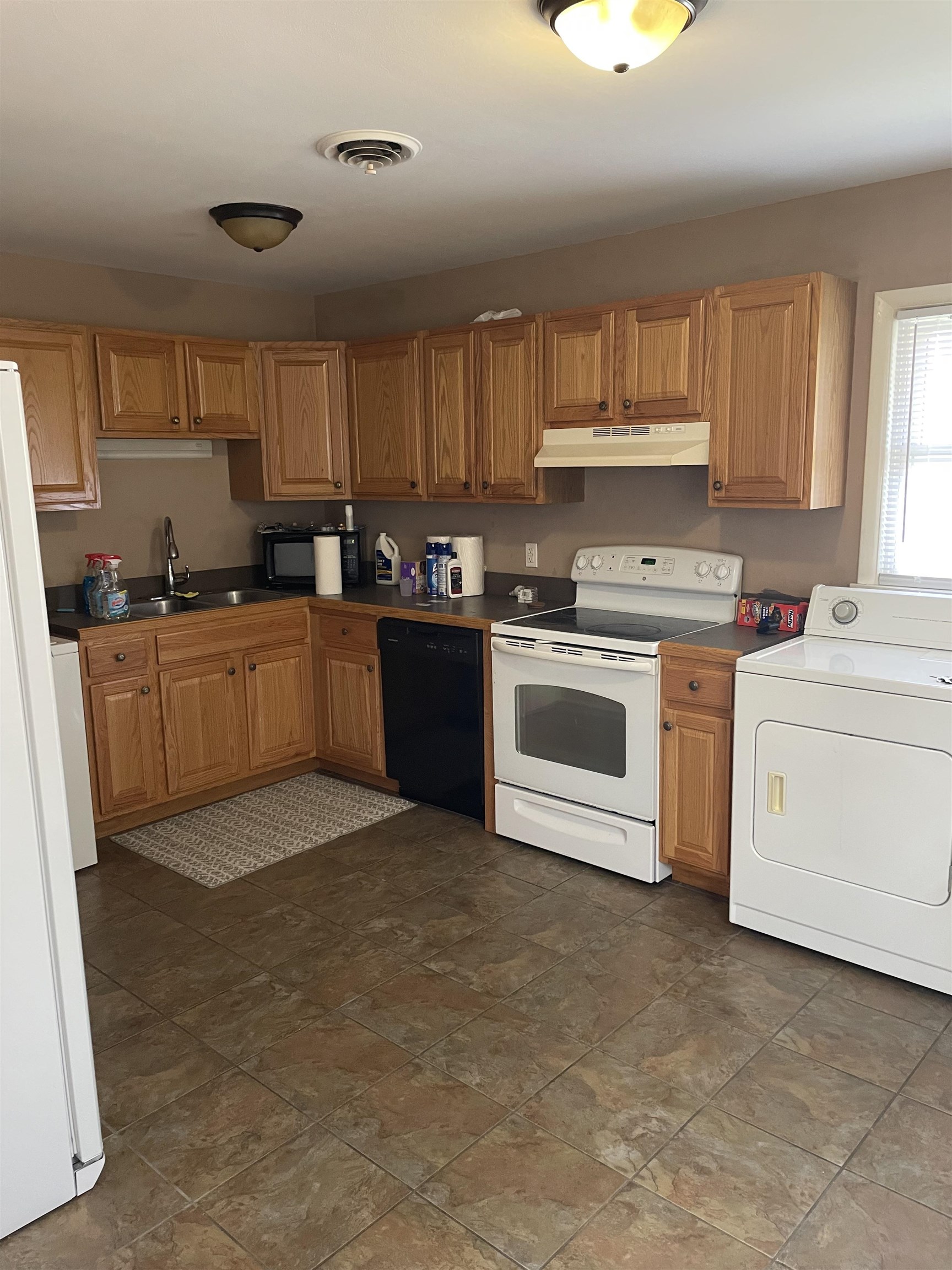 4020 Jefferson St, Owensboro, Kentucky 42303, 3 Bedrooms Bedrooms, ,1 BathroomBathrooms,Single Family Residence,For Sale,Jefferson St,92690
