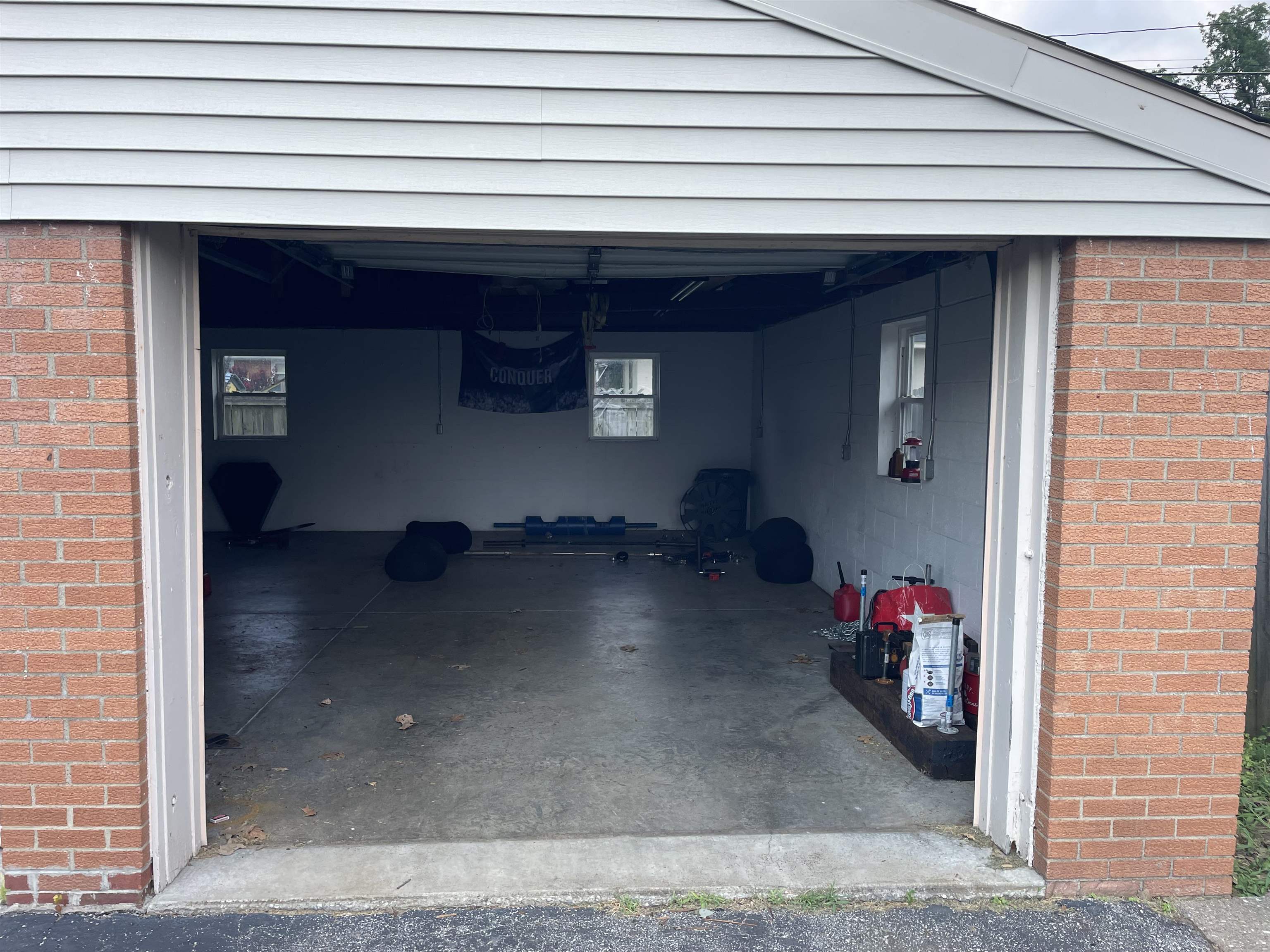 4020 Jefferson St, Owensboro, Kentucky 42303, 3 Bedrooms Bedrooms, ,1 BathroomBathrooms,Single Family Residence,For Sale,Jefferson St,92690