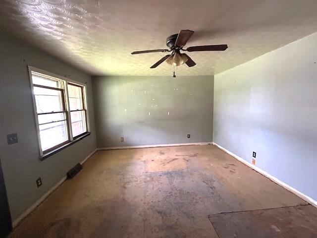 2300 Vanguard Ave, Henderson, Kentucky 42420, 3 Bedrooms Bedrooms, ,1 BathroomBathrooms,Single Family Residence,For Sale,Vanguard Ave,92691