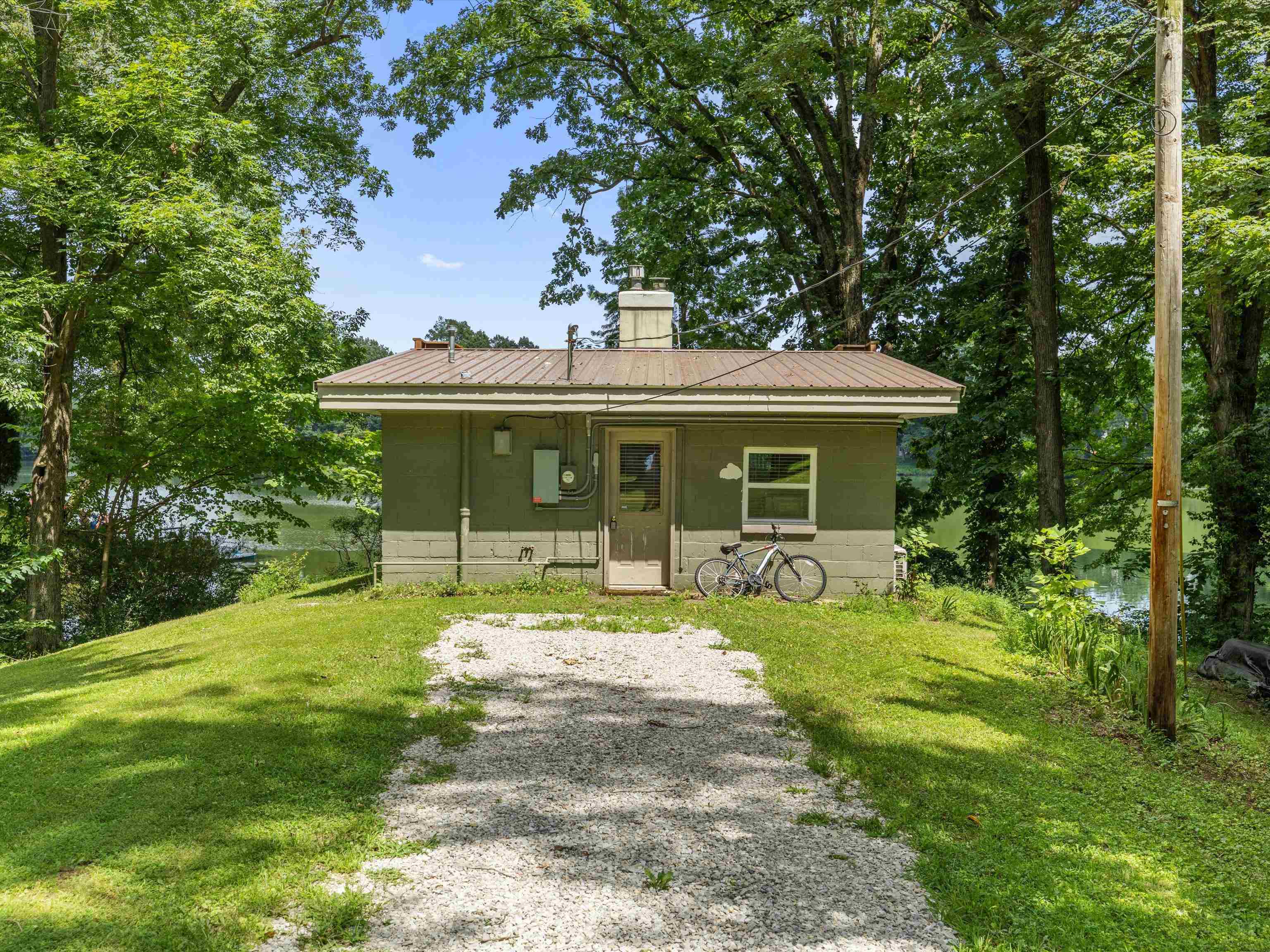 1033 Southgate Drive, Maceo, Kentucky 42355, 1 Bedroom Bedrooms, ,1 BathroomBathrooms,Single Family Residence,For Sale,Southgate Drive,92693
