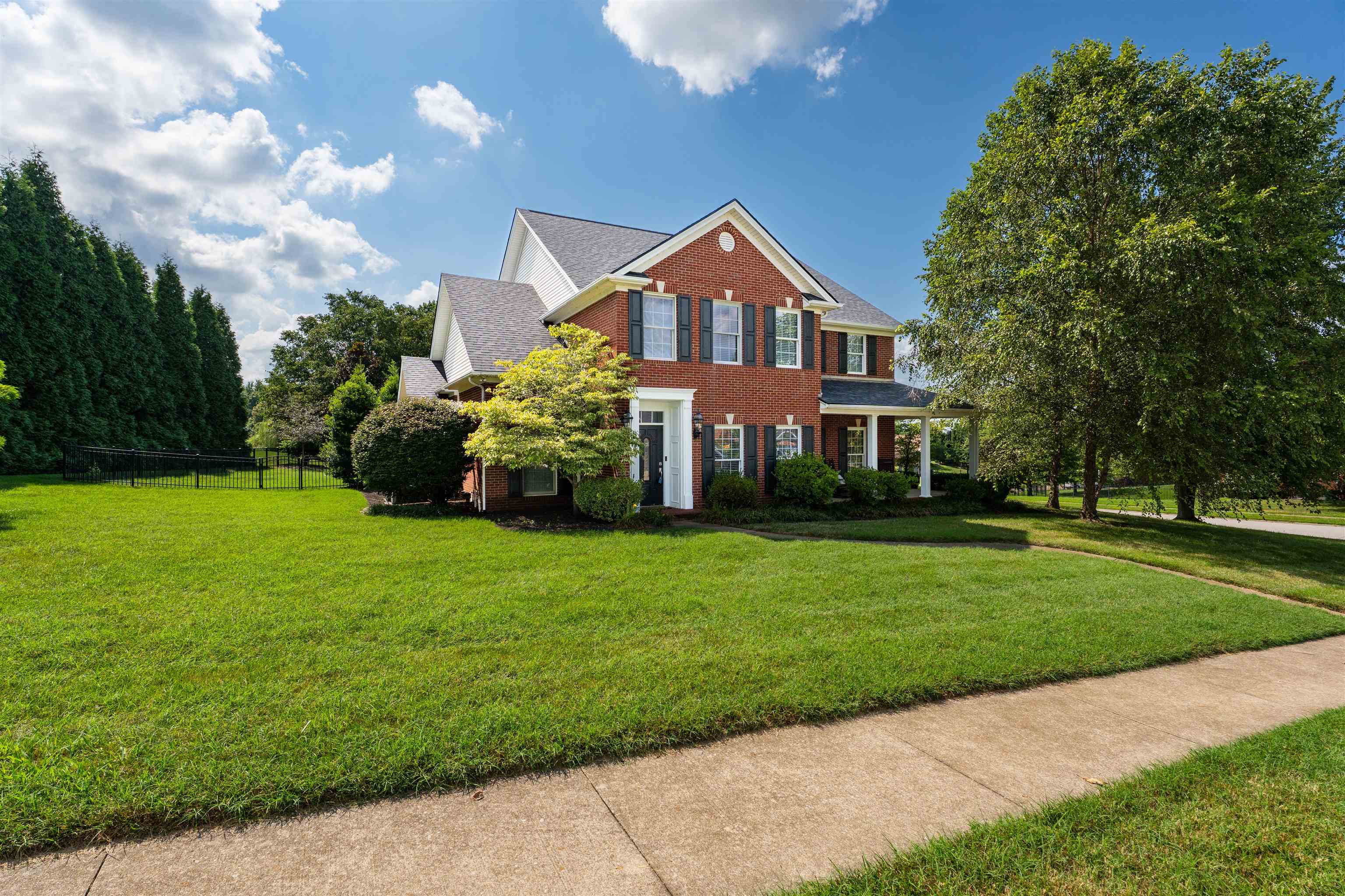 4534 Oakhurst Bend, Owensboro, Kentucky 42303, 4 Bedrooms Bedrooms, ,3 BathroomsBathrooms,Single Family Residence,For Sale,Oakhurst Bend,92694