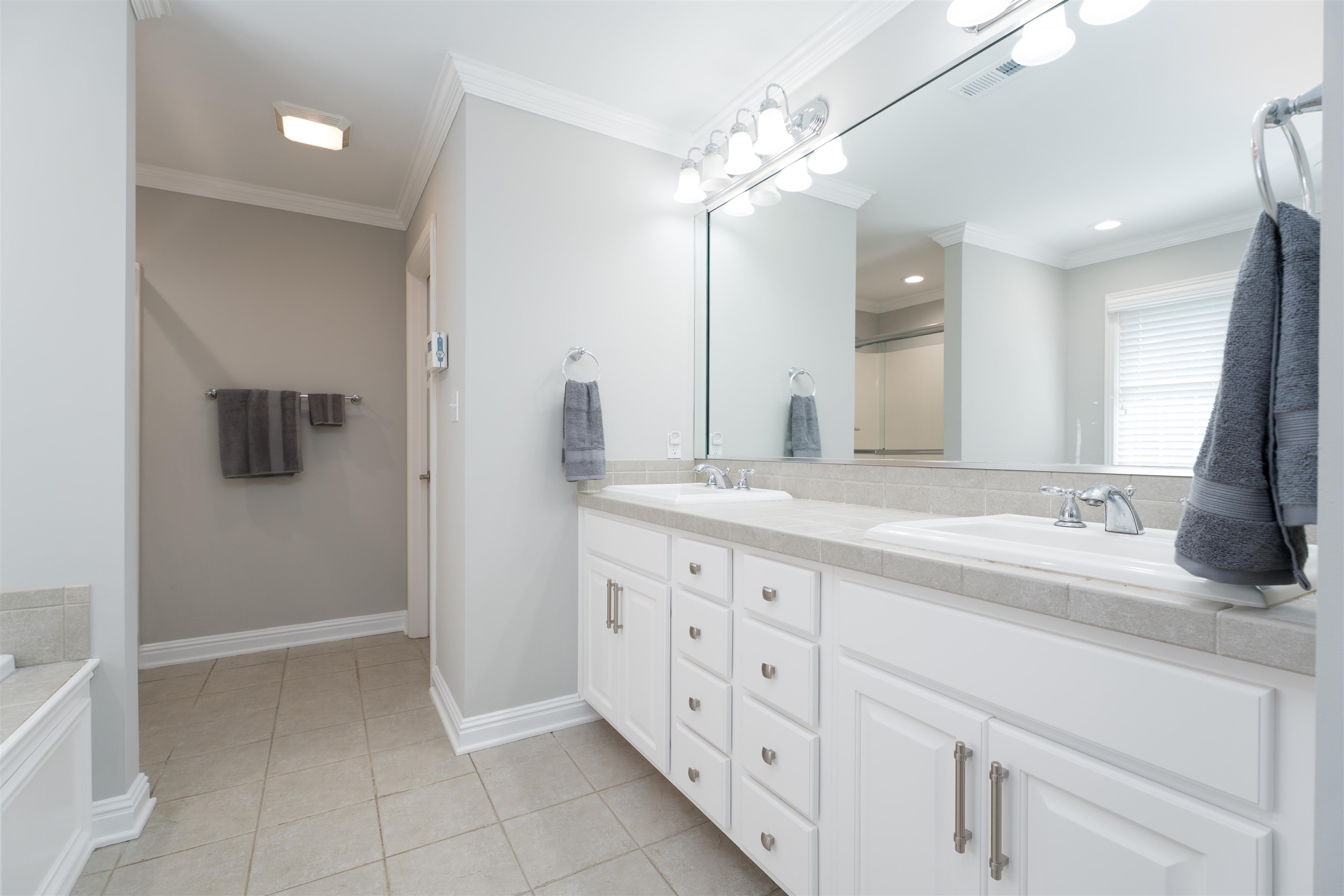 4534 Oakhurst Bend, Owensboro, Kentucky 42303, 4 Bedrooms Bedrooms, ,3 BathroomsBathrooms,Single Family Residence,For Sale,Oakhurst Bend,92694