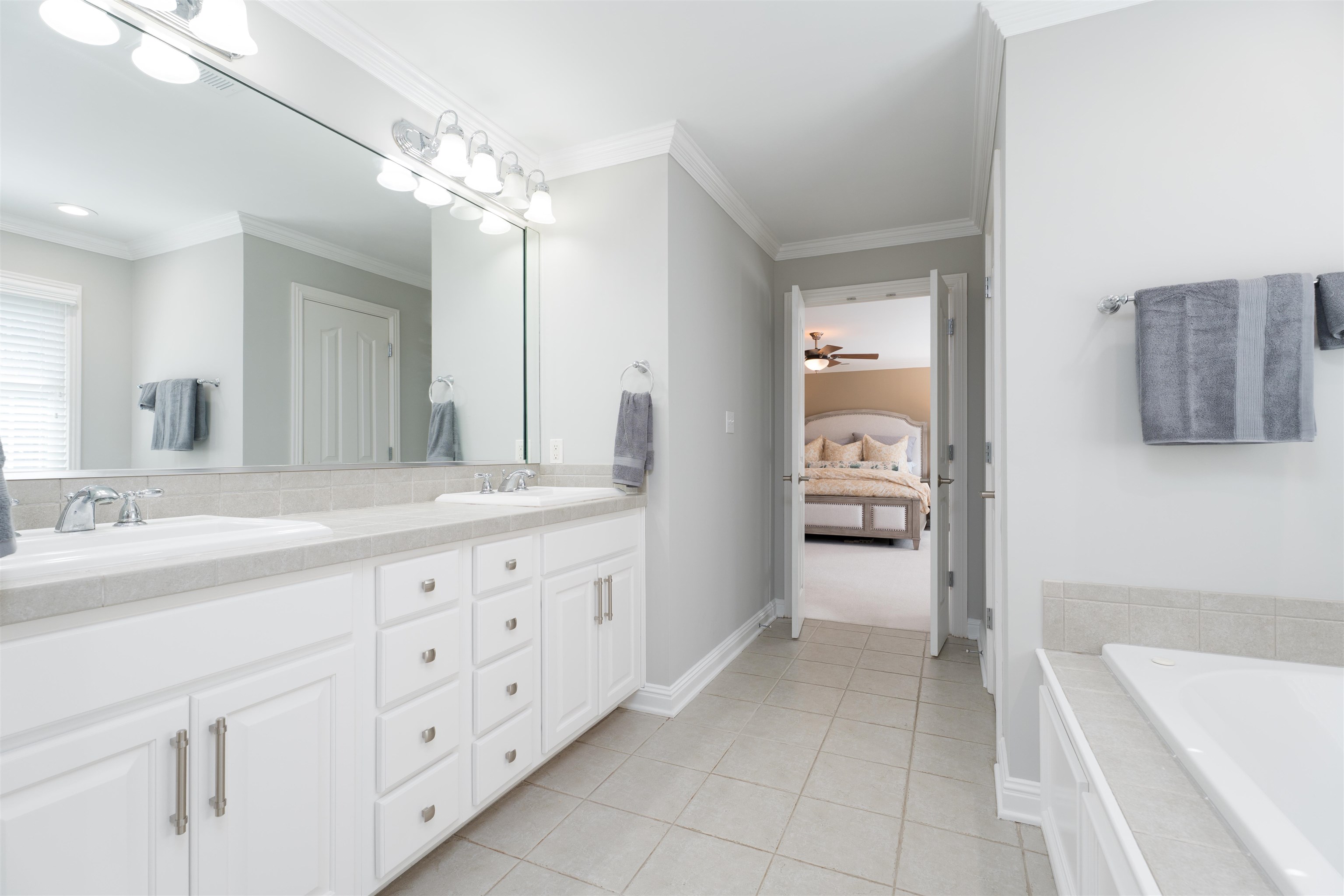 4534 Oakhurst Bend, Owensboro, Kentucky 42303, 4 Bedrooms Bedrooms, ,3 BathroomsBathrooms,Single Family Residence,For Sale,Oakhurst Bend,92694