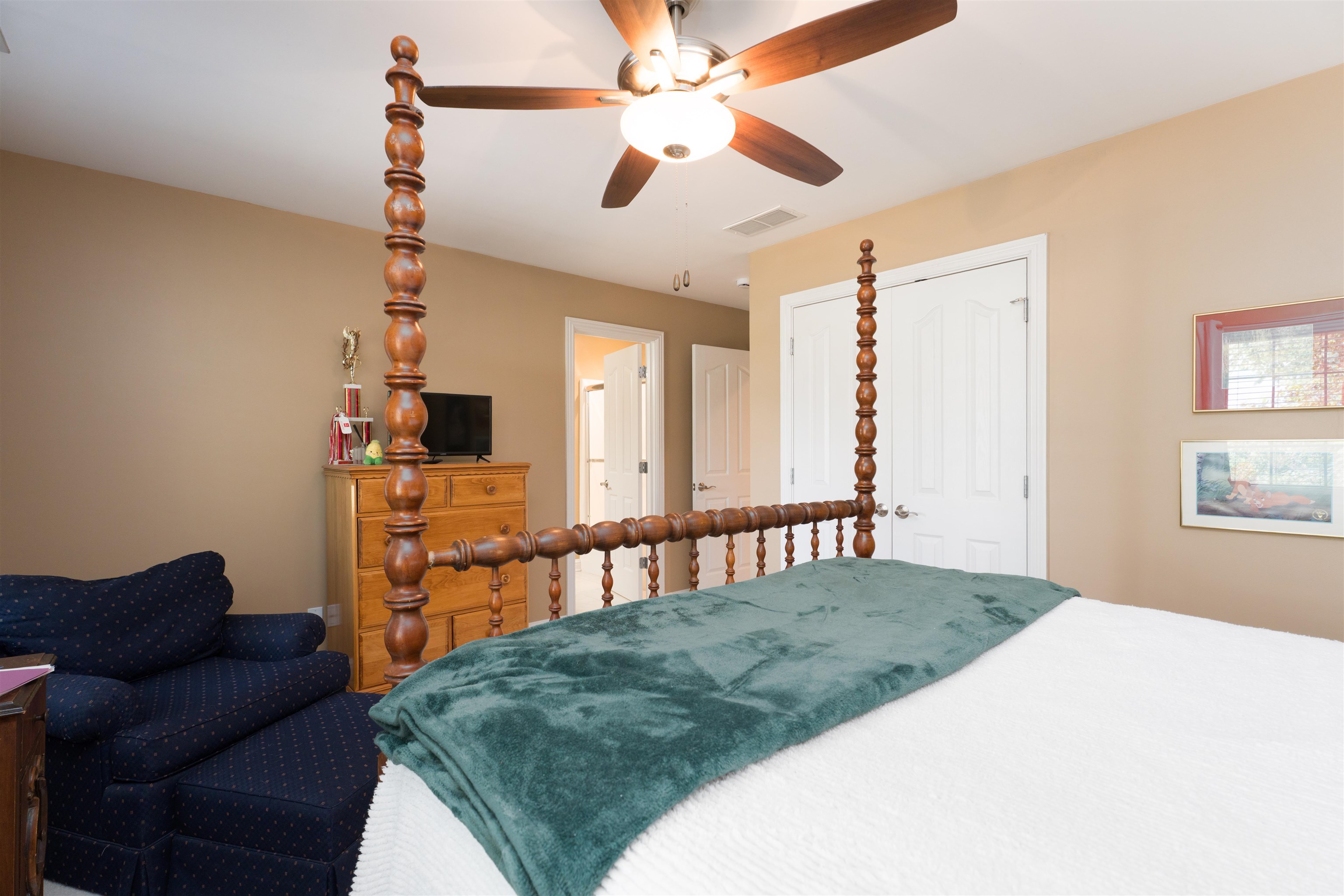 4534 Oakhurst Bend, Owensboro, Kentucky 42303, 4 Bedrooms Bedrooms, ,3 BathroomsBathrooms,Single Family Residence,For Sale,Oakhurst Bend,92694