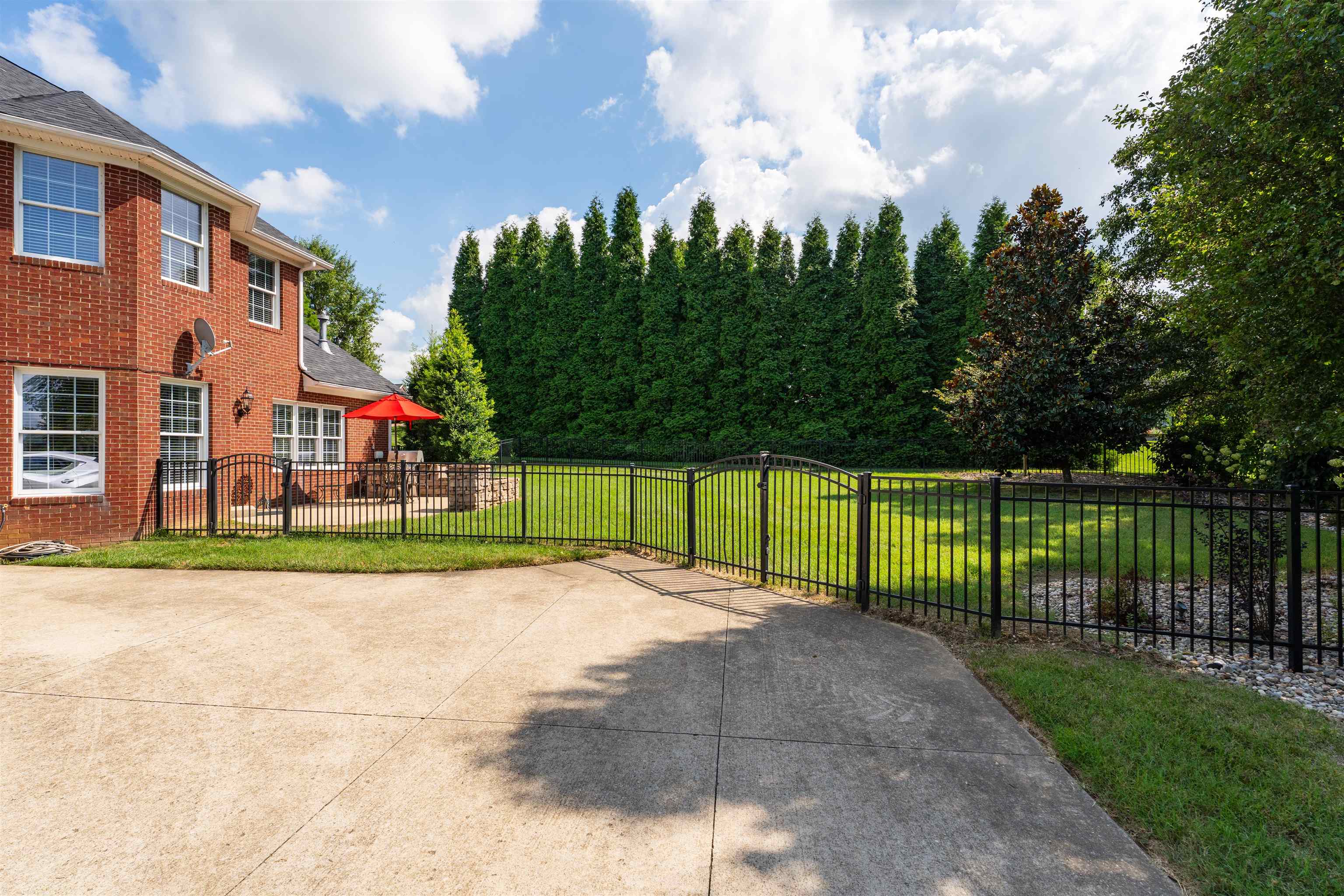 4534 Oakhurst Bend, Owensboro, Kentucky 42303, 4 Bedrooms Bedrooms, ,3 BathroomsBathrooms,Single Family Residence,For Sale,Oakhurst Bend,92694
