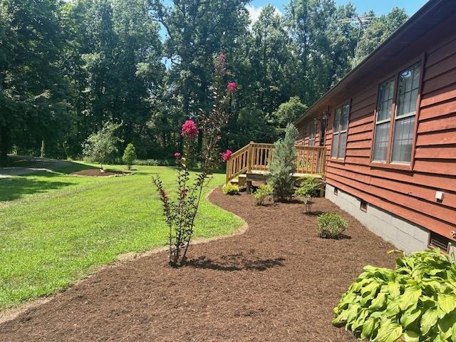 Well-manicured landscaping is the icing on the cake!