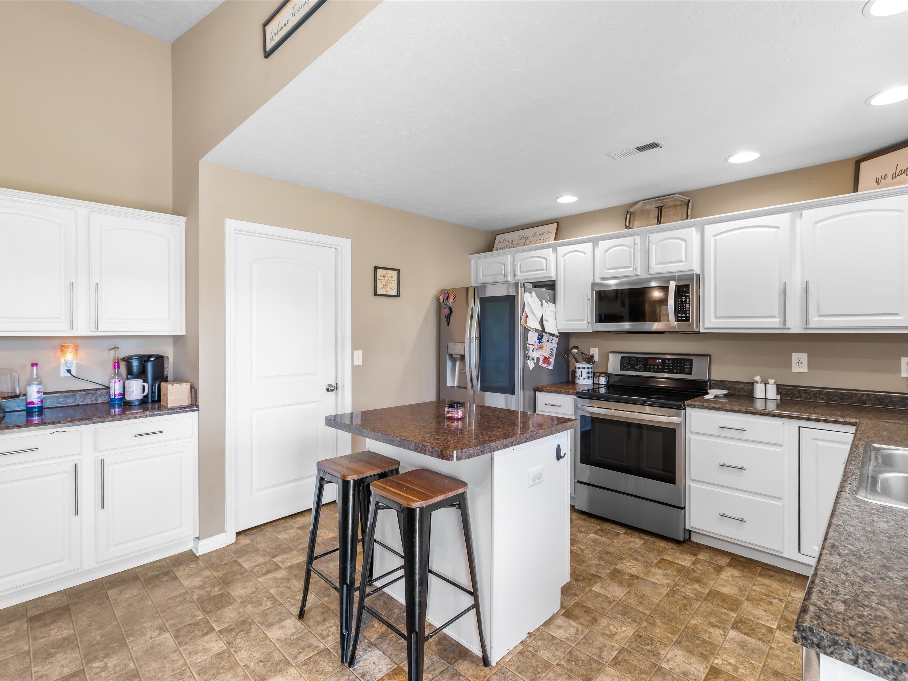 4682 Ben Head Rd, Philpot, Kentucky 42366, 3 Bedrooms Bedrooms, ,2 BathroomsBathrooms,Single Family Residence,For Sale,Ben Head Rd,92700