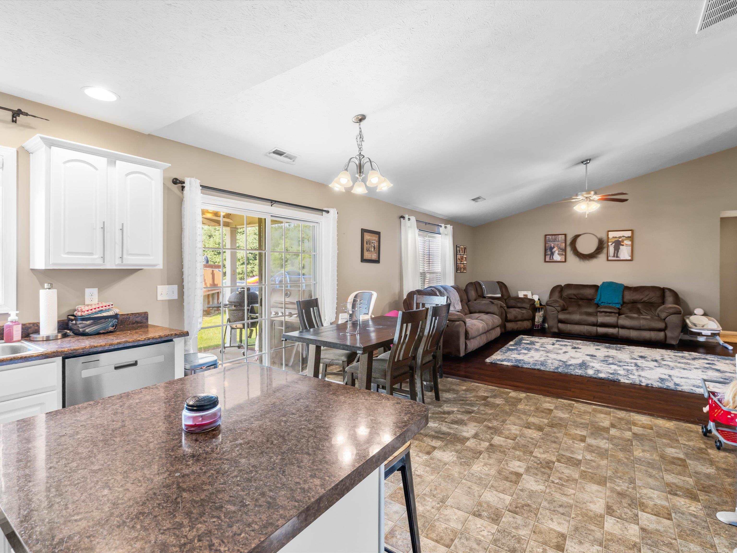 4682 Ben Head Rd, Philpot, Kentucky 42366, 3 Bedrooms Bedrooms, ,2 BathroomsBathrooms,Single Family Residence,For Sale,Ben Head Rd,92700