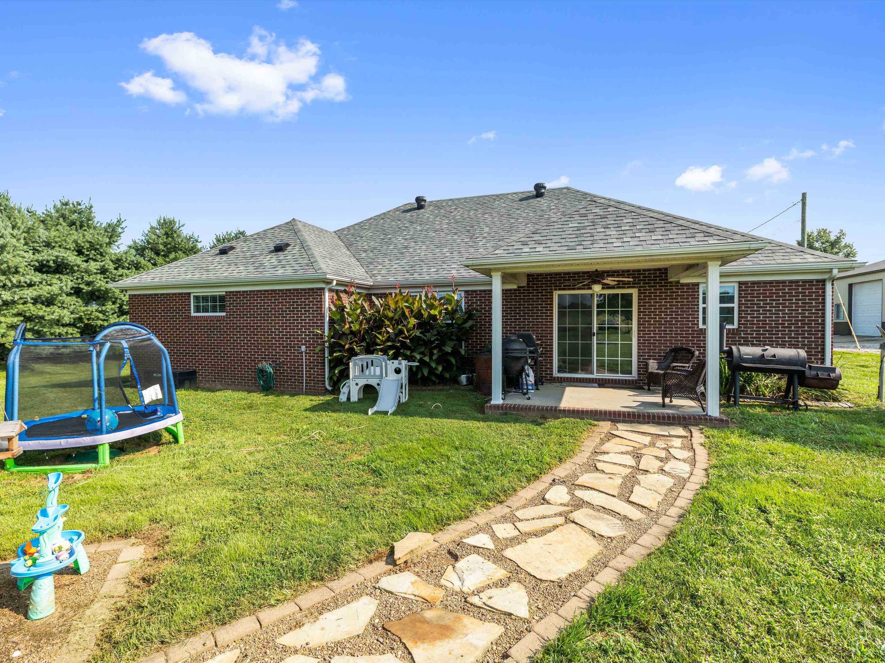 4682 Ben Head Rd, Philpot, Kentucky 42366, 3 Bedrooms Bedrooms, ,2 BathroomsBathrooms,Single Family Residence,For Sale,Ben Head Rd,92700