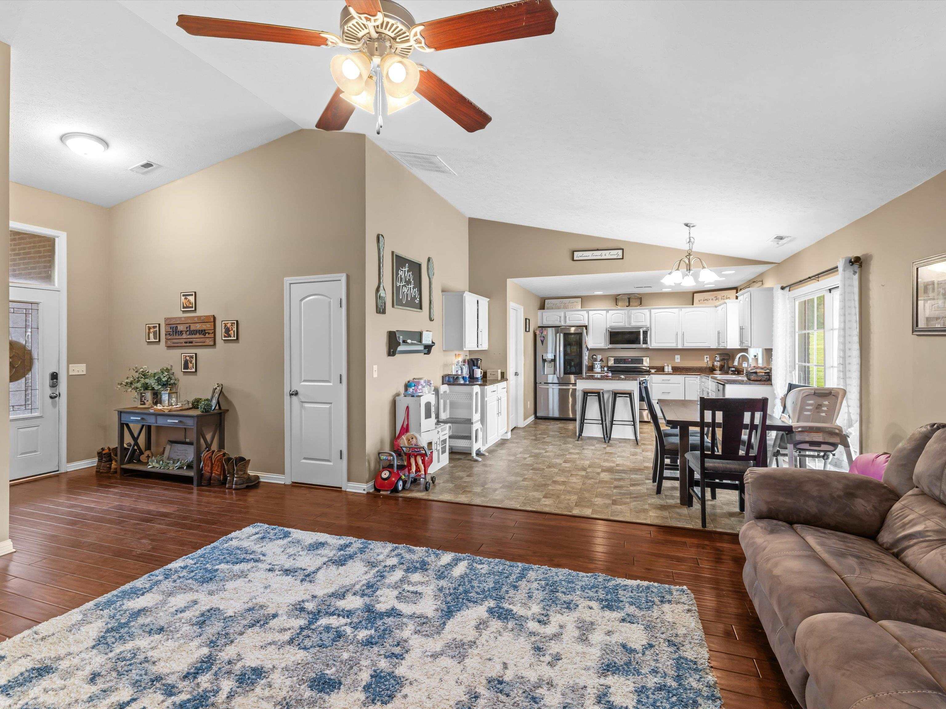 4682 Ben Head Rd, Philpot, Kentucky 42366, 3 Bedrooms Bedrooms, ,2 BathroomsBathrooms,Single Family Residence,For Sale,Ben Head Rd,92700