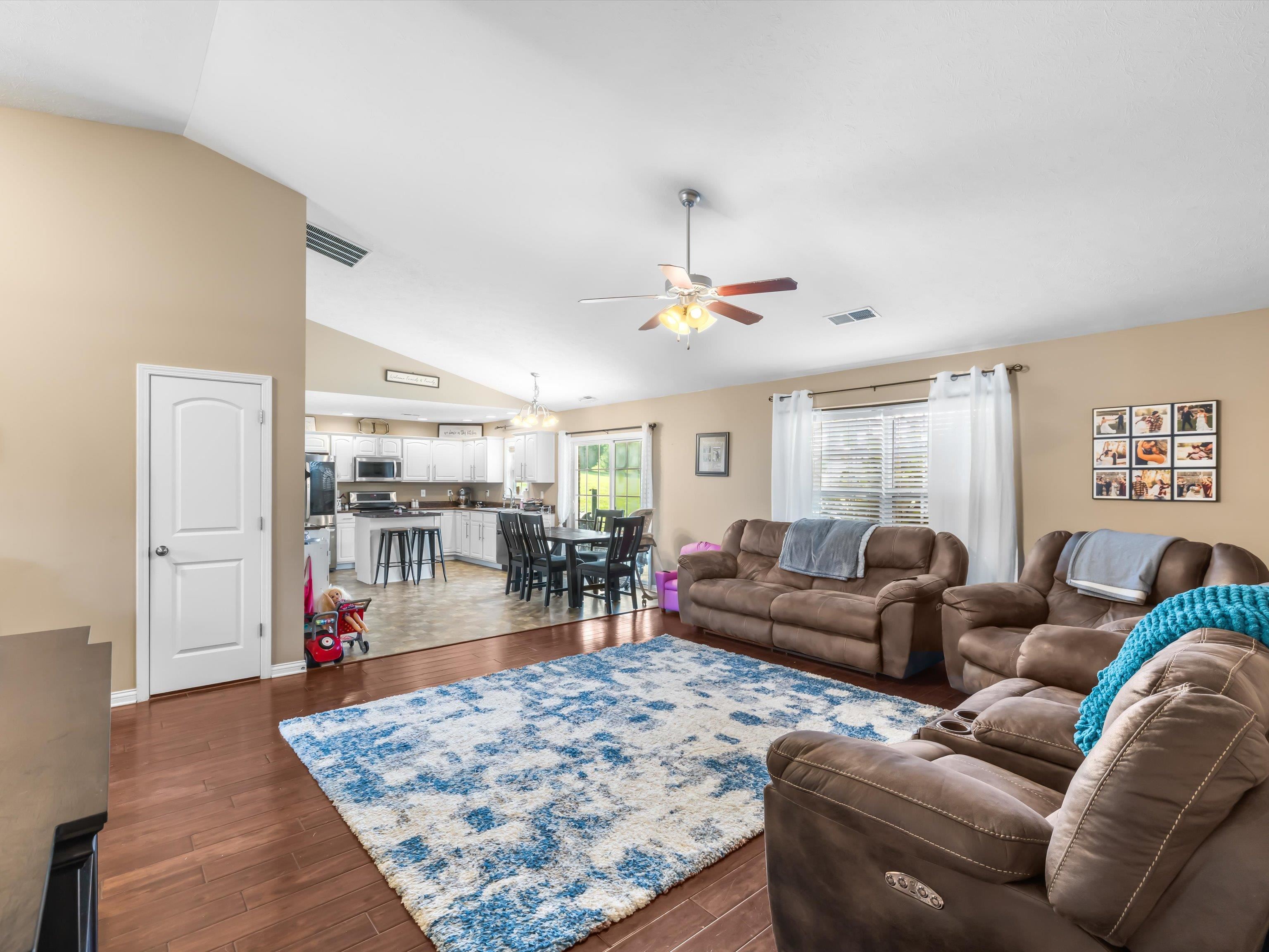 4682 Ben Head Rd, Philpot, Kentucky 42366, 3 Bedrooms Bedrooms, ,2 BathroomsBathrooms,Single Family Residence,For Sale,Ben Head Rd,92700