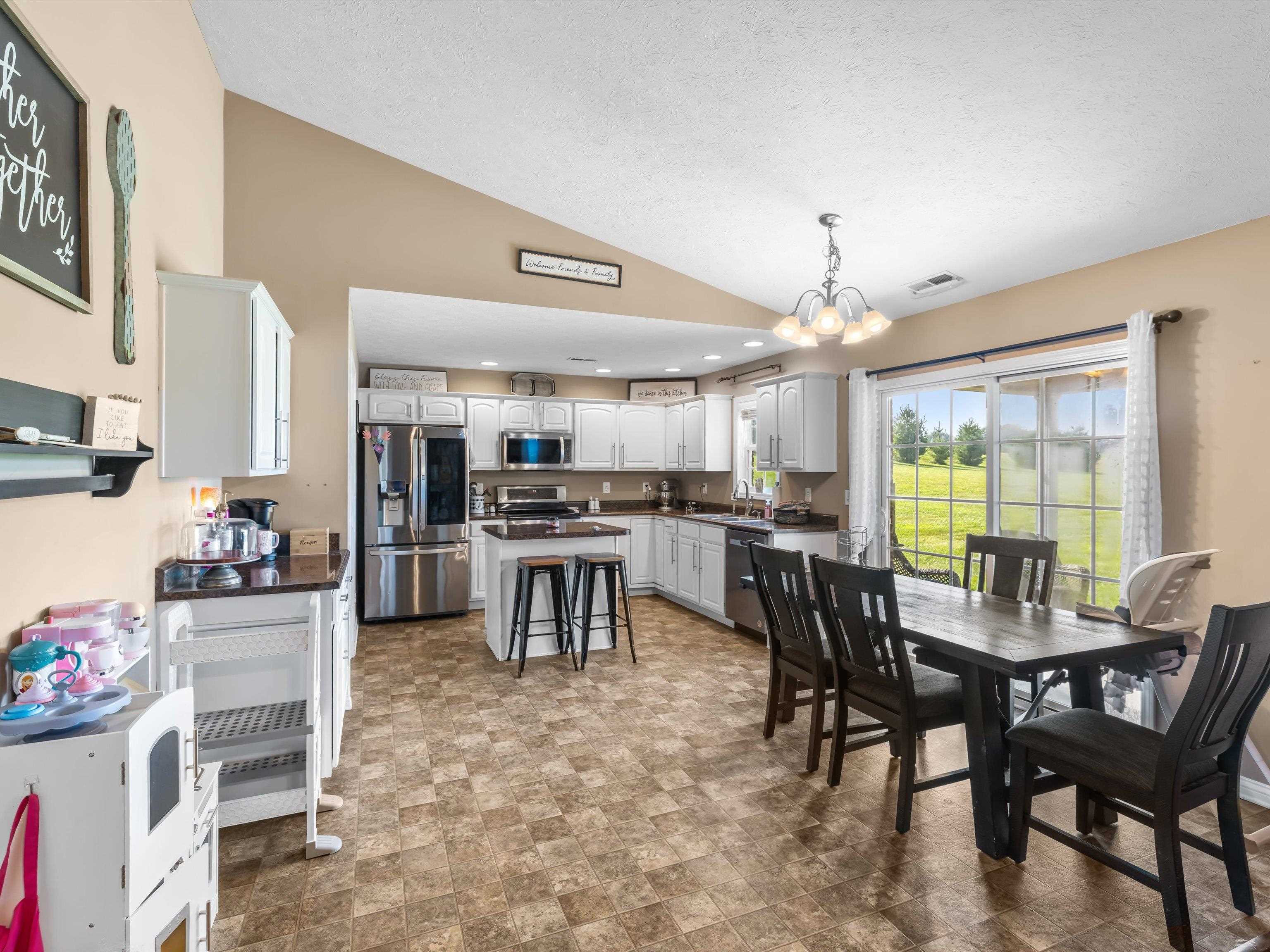 4682 Ben Head Rd, Philpot, Kentucky 42366, 3 Bedrooms Bedrooms, ,2 BathroomsBathrooms,Single Family Residence,For Sale,Ben Head Rd,92700