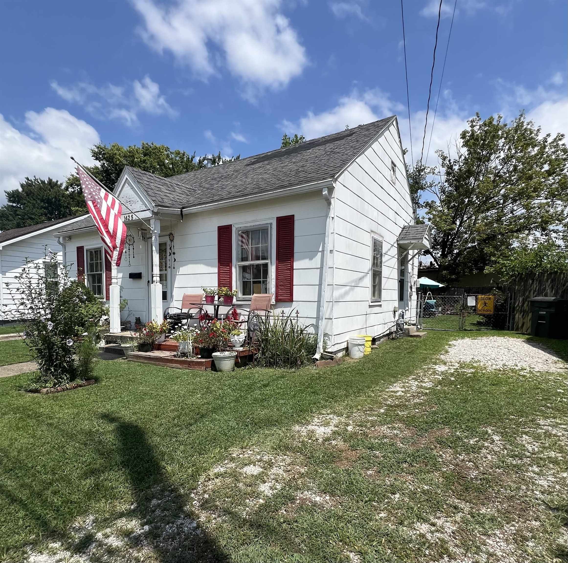 1425 Independence Ave, Owensboro, Kentucky 42301, 1 Bedroom Bedrooms, ,1 BathroomBathrooms,Single Family Residence,For Sale,Independence Ave,92702