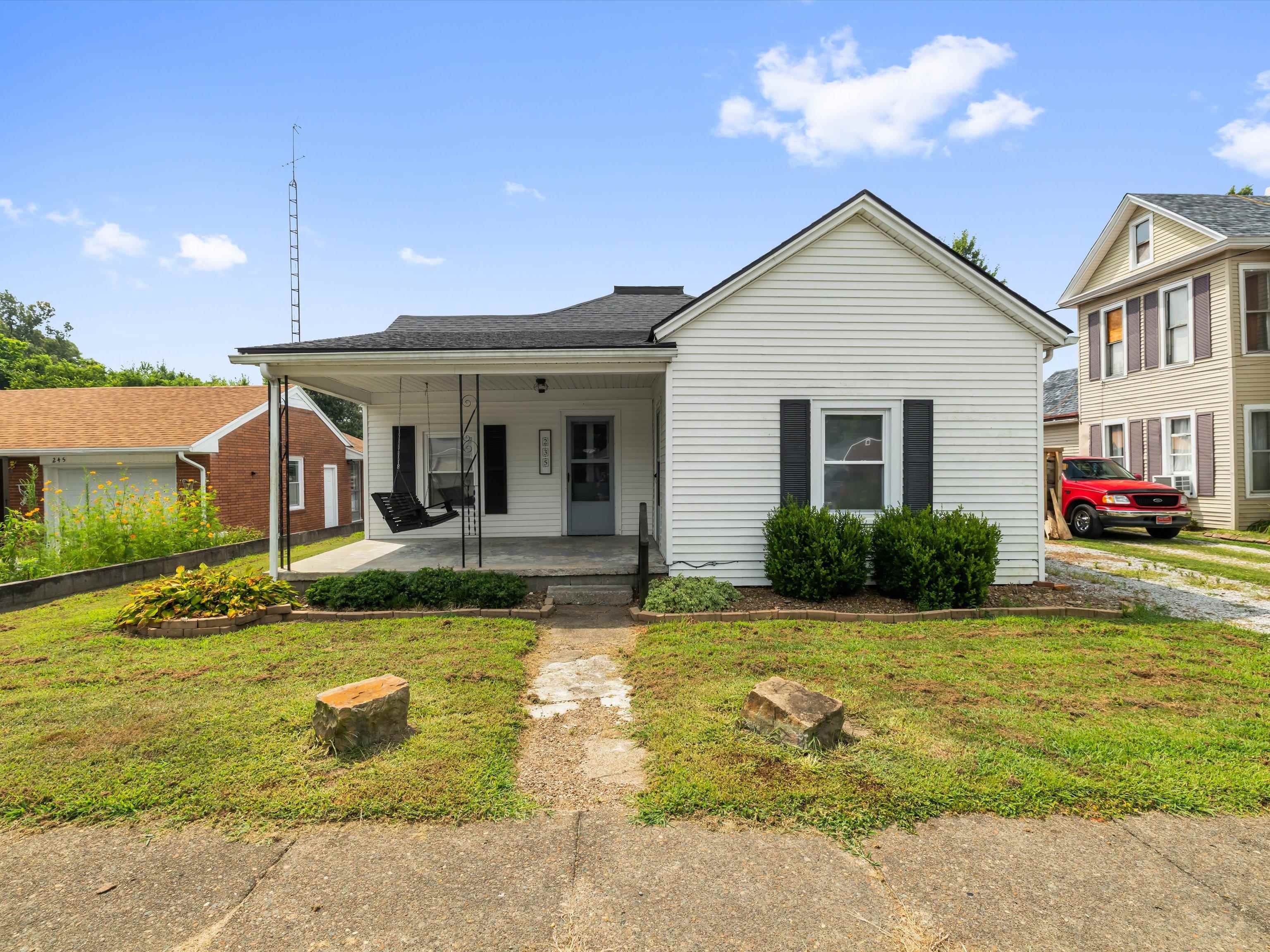 235 4Th St, Calhoun, Kentucky 42327, 2 Bedrooms Bedrooms, ,1 BathroomBathrooms,Single Family Residence,For Sale,4Th St,92709