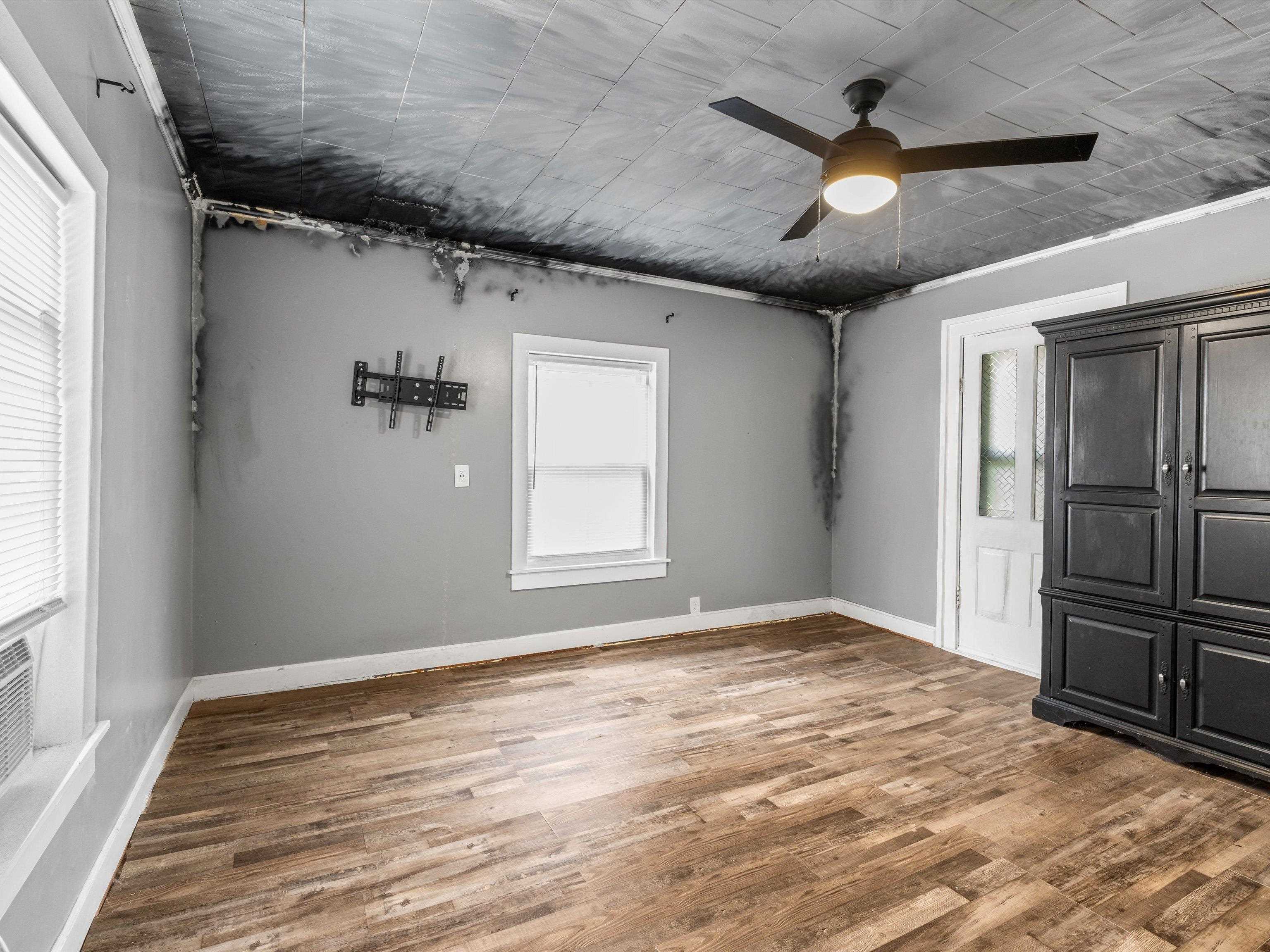 235 4Th St, Calhoun, Kentucky 42327, 2 Bedrooms Bedrooms, ,1 BathroomBathrooms,Single Family Residence,For Sale,4Th St,92709