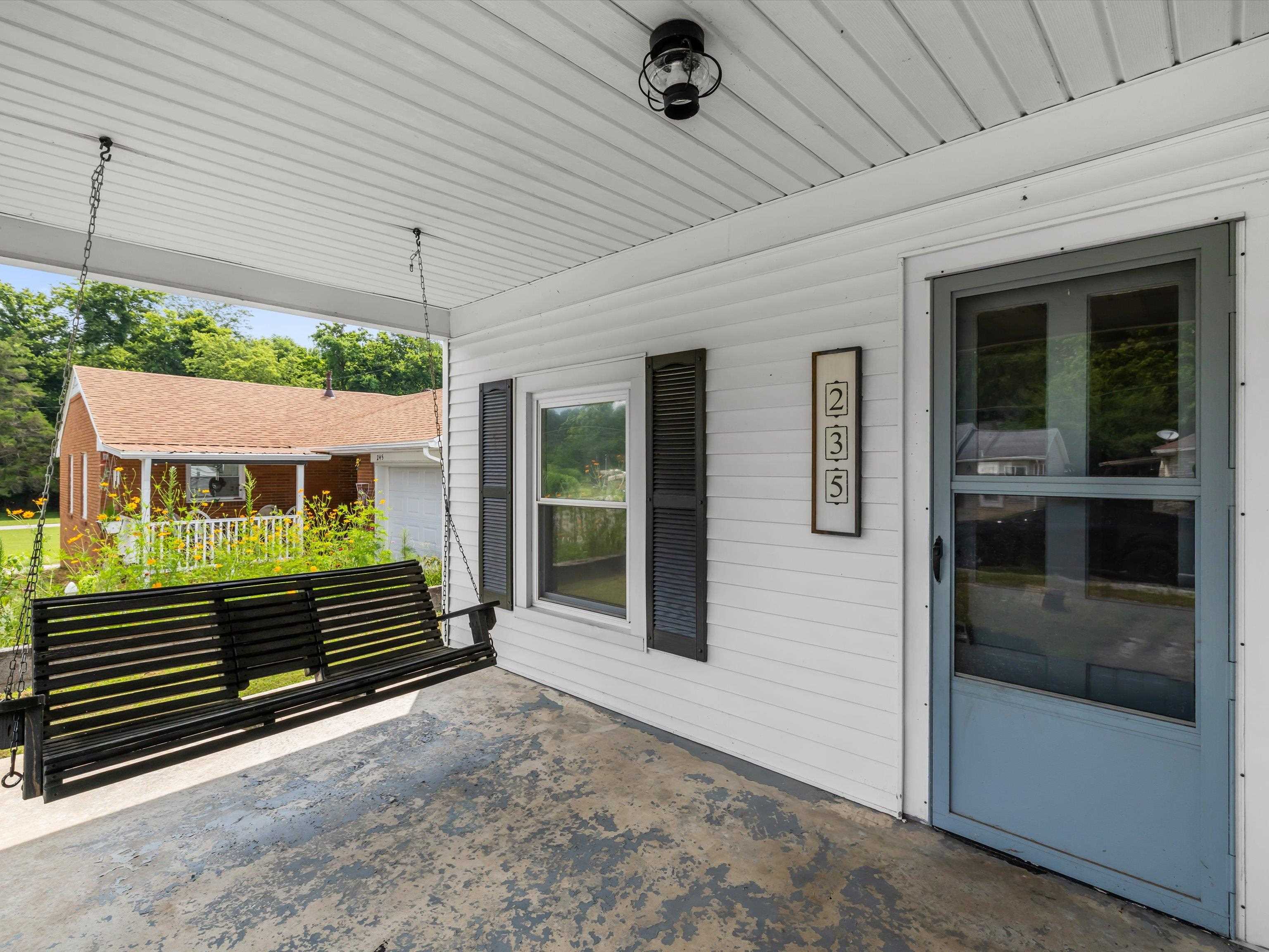 235 4Th St, Calhoun, Kentucky 42327, 2 Bedrooms Bedrooms, ,1 BathroomBathrooms,Single Family Residence,For Sale,4Th St,92709