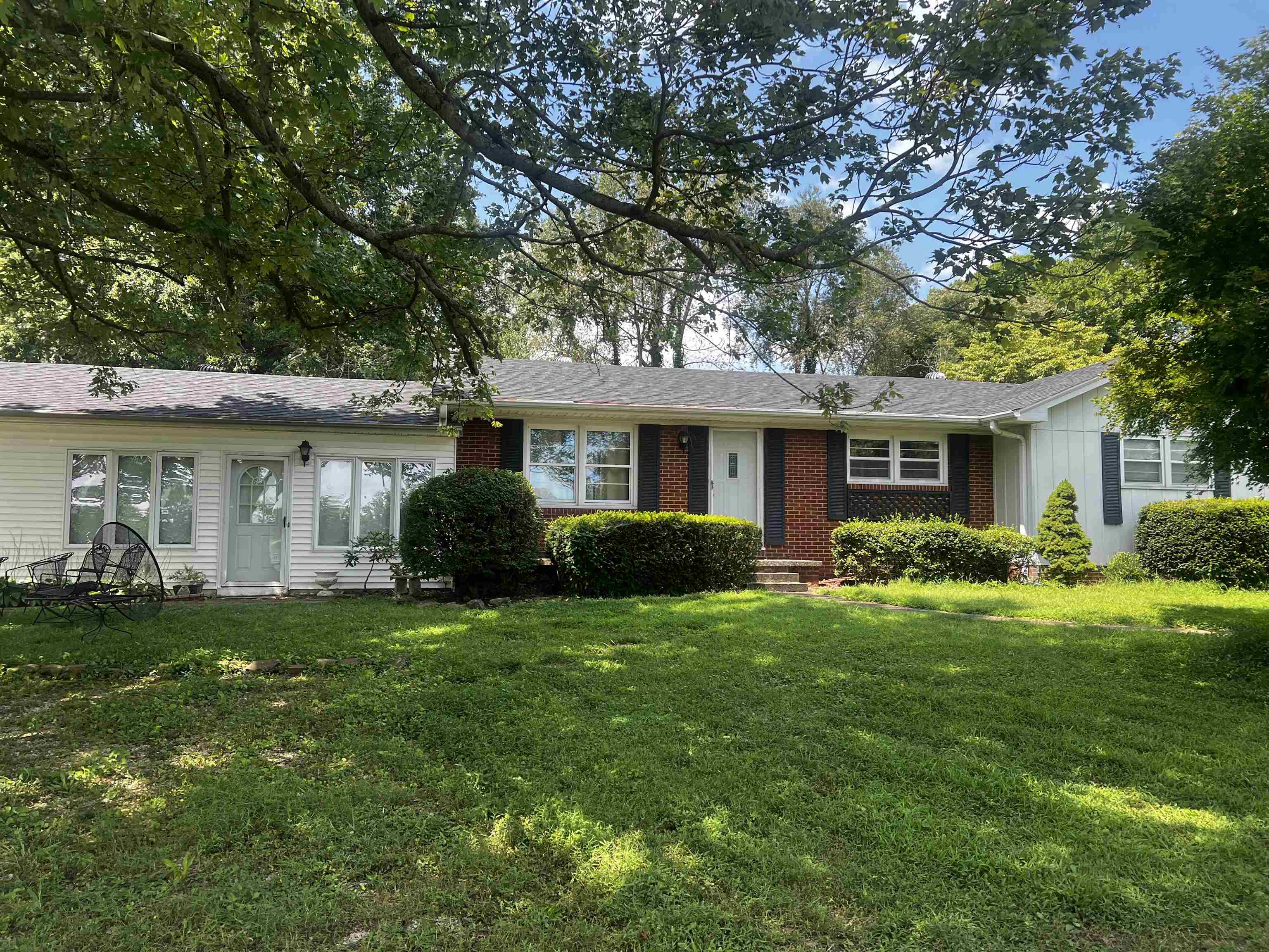 4131 Thruston dermont Rd, Owensboro, Kentucky 42303, 3 Bedrooms Bedrooms, ,2 BathroomsBathrooms,Single Family Residence,For Sale,Thruston dermont Rd,92710
