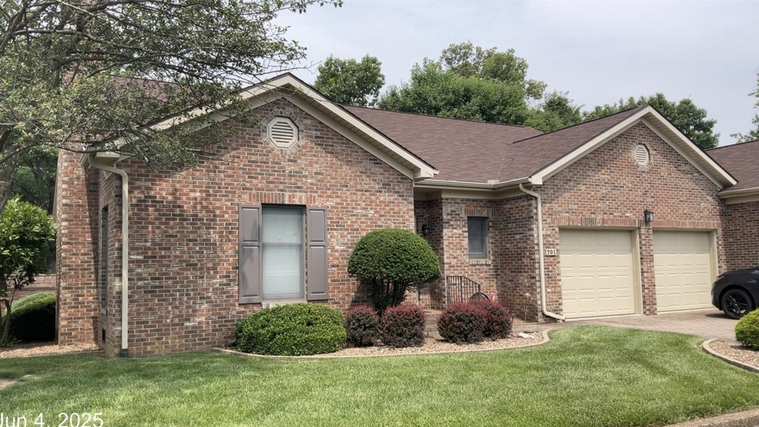 701 Live Oak Place, Owensboro, Kentucky 42303, 3 Bedrooms Bedrooms, ,2 BathroomsBathrooms,Condominium,For Sale,Live Oak Place,92720