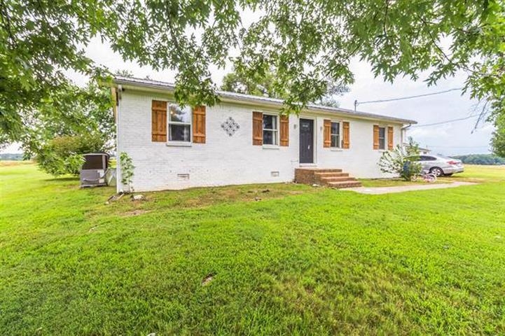 1729 Thompson School Rd, Russellville, Kentucky 42276, 3 Bedrooms Bedrooms, ,2 BathroomsBathrooms,Single Family Residence,For Sale,Thompson School Rd,92723