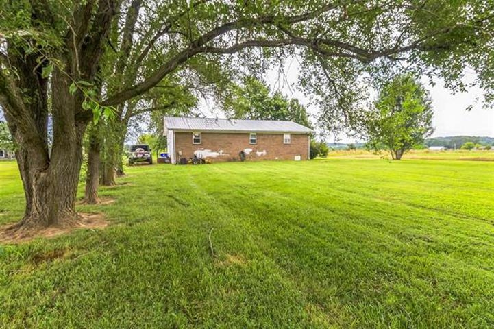 1729 Thompson School Rd, Russellville, Kentucky 42276, 3 Bedrooms Bedrooms, ,2 BathroomsBathrooms,Single Family Residence,For Sale,Thompson School Rd,92723