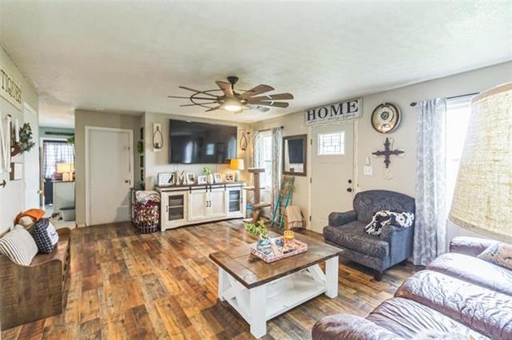 1729 Thompson School Rd, Russellville, Kentucky 42276, 3 Bedrooms Bedrooms, ,2 BathroomsBathrooms,Single Family Residence,For Sale,Thompson School Rd,92723