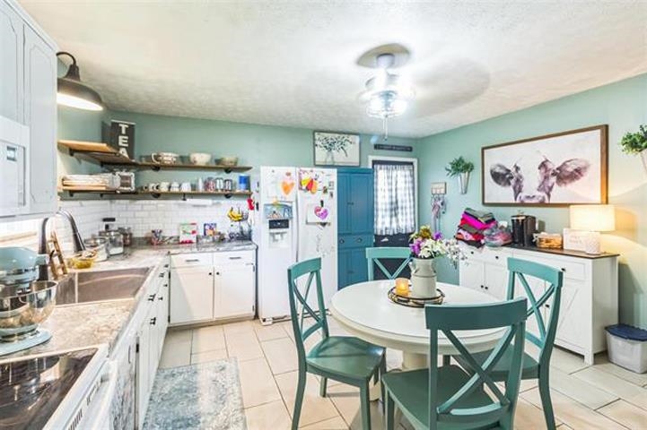 1729 Thompson School Rd, Russellville, Kentucky 42276, 3 Bedrooms Bedrooms, ,2 BathroomsBathrooms,Single Family Residence,For Sale,Thompson School Rd,92723