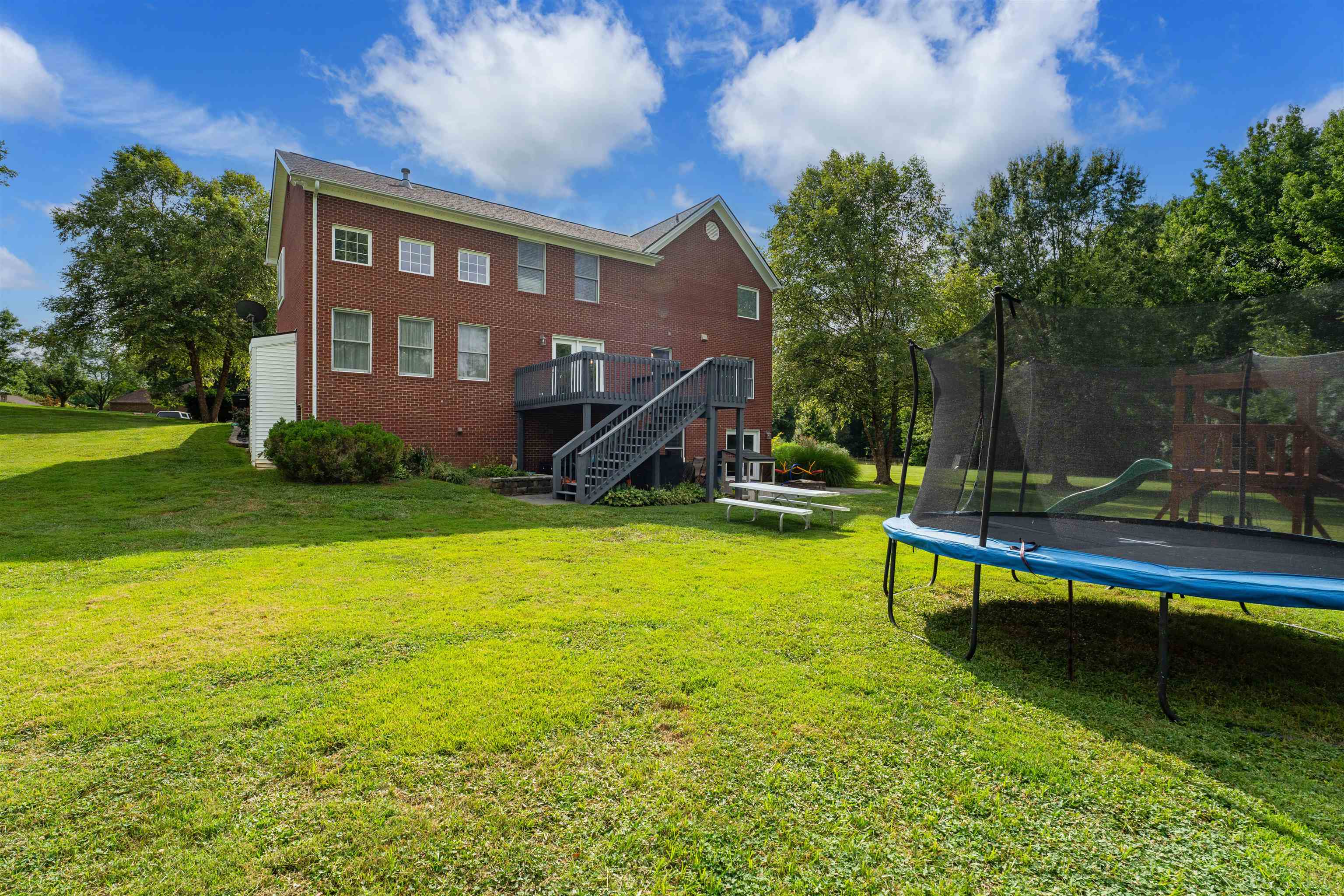 4883 Oak Meadow Ct, Owensboro, Kentucky 42303, 3 Bedrooms Bedrooms, ,3 BathroomsBathrooms,Single Family Residence,For Sale,Oak Meadow Ct,92725