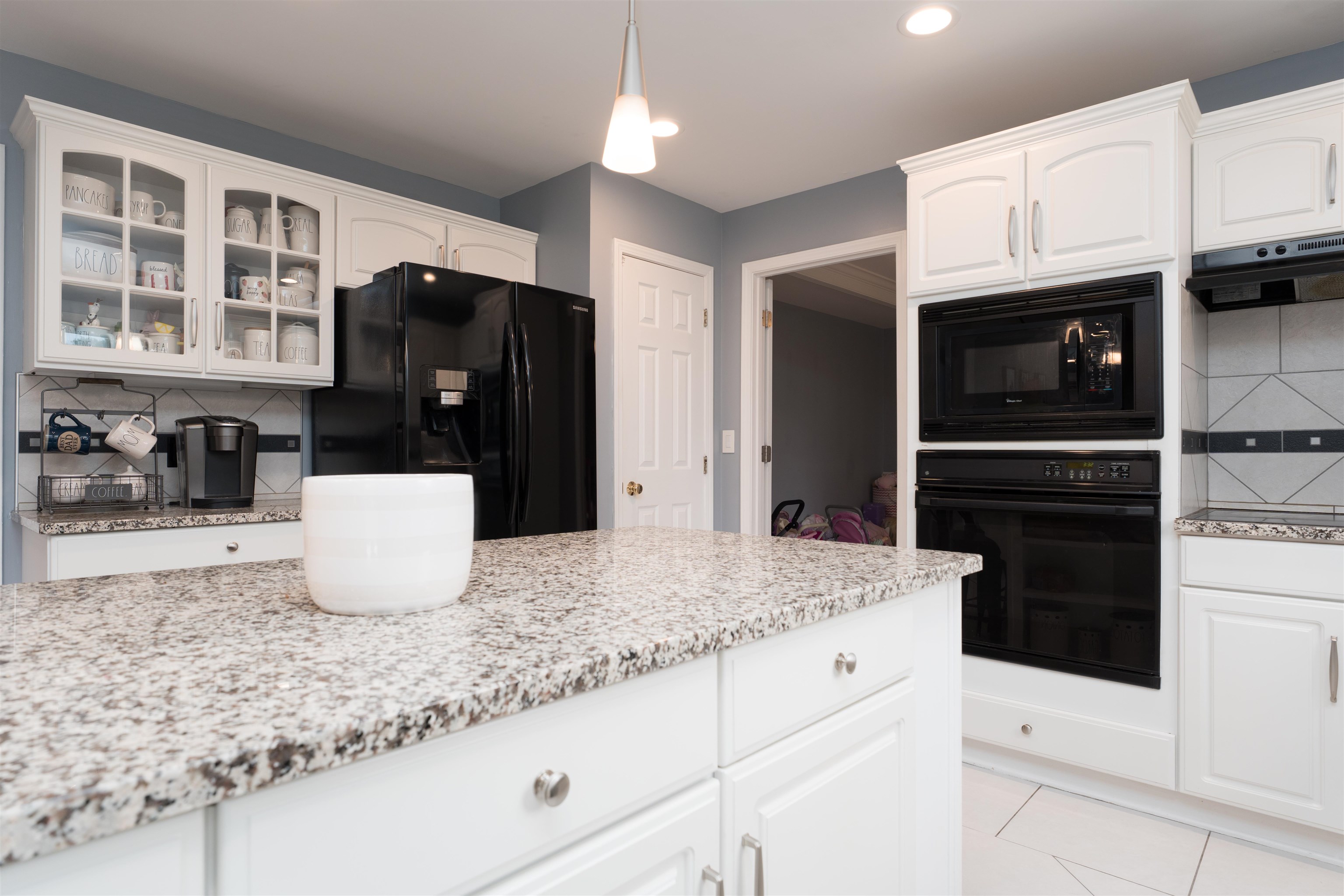 4883 Oak Meadow Ct, Owensboro, Kentucky 42303, 3 Bedrooms Bedrooms, ,3 BathroomsBathrooms,Single Family Residence,For Sale,Oak Meadow Ct,92725