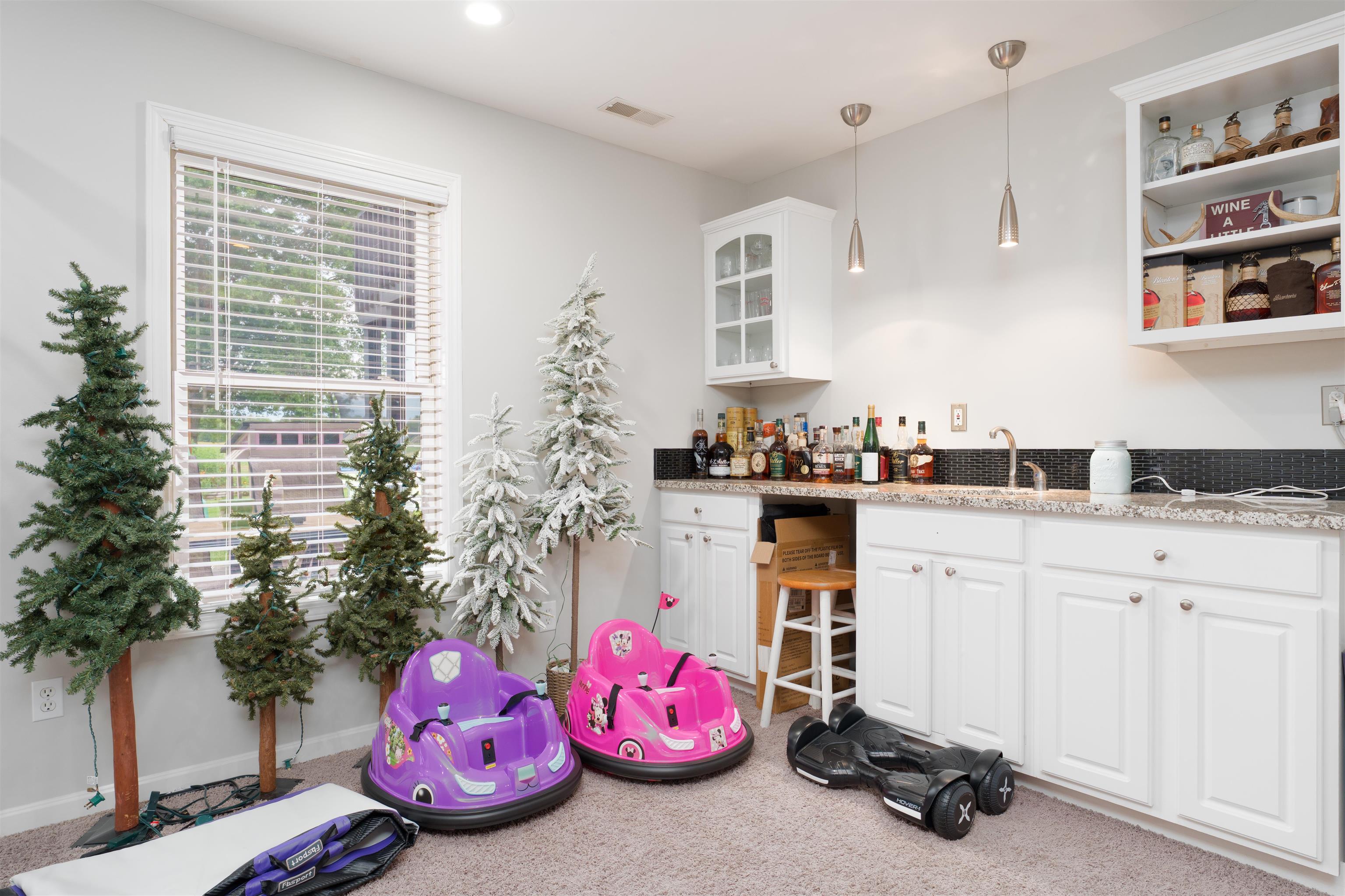 4883 Oak Meadow Ct, Owensboro, Kentucky 42303, 3 Bedrooms Bedrooms, ,3 BathroomsBathrooms,Single Family Residence,For Sale,Oak Meadow Ct,92725