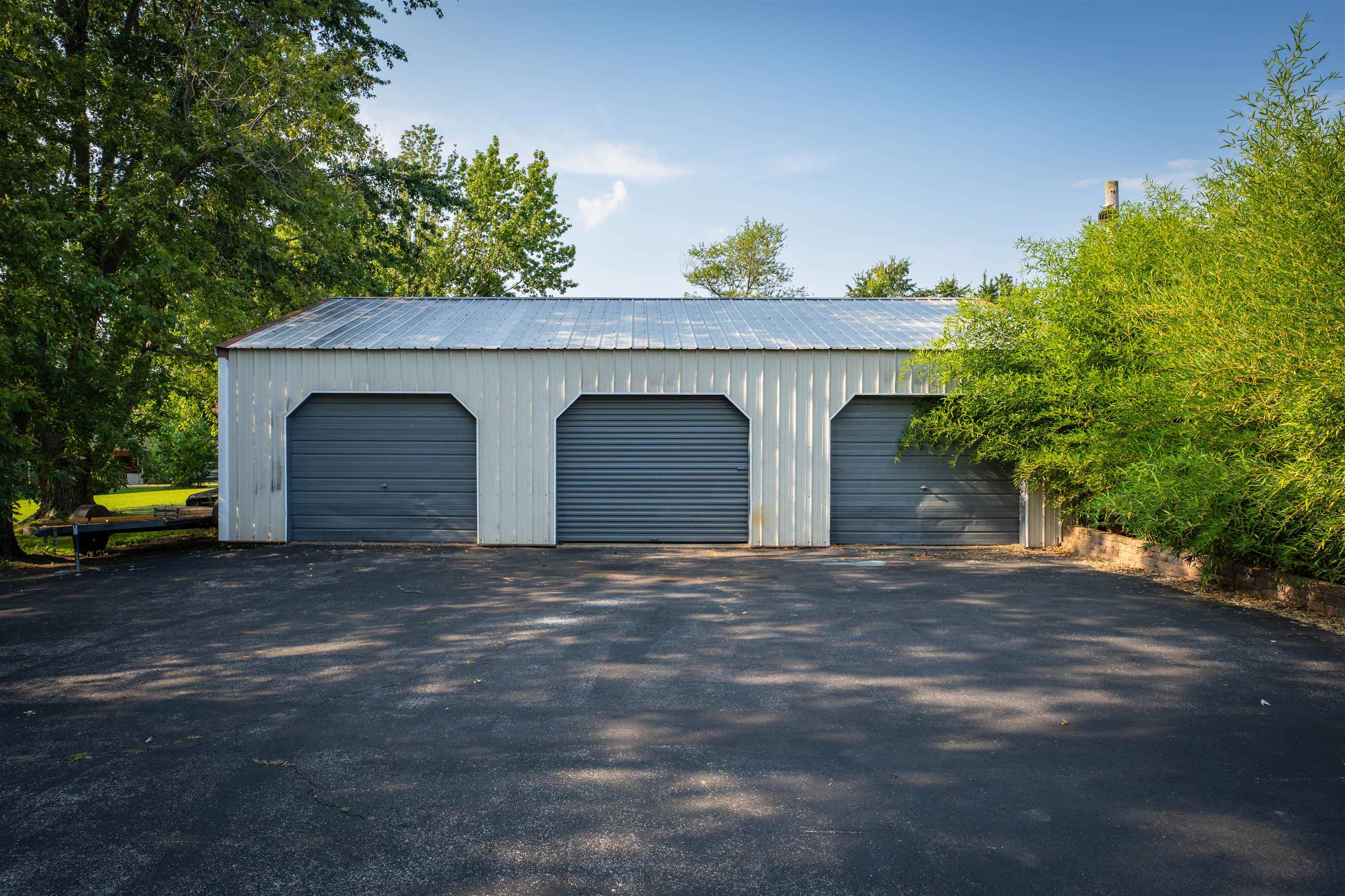 12687 Hwy 231, Utica, Kentucky 42376, 3 Bedrooms Bedrooms, ,2 BathroomsBathrooms,Single Family Residence,For Sale,Hwy 231,92729