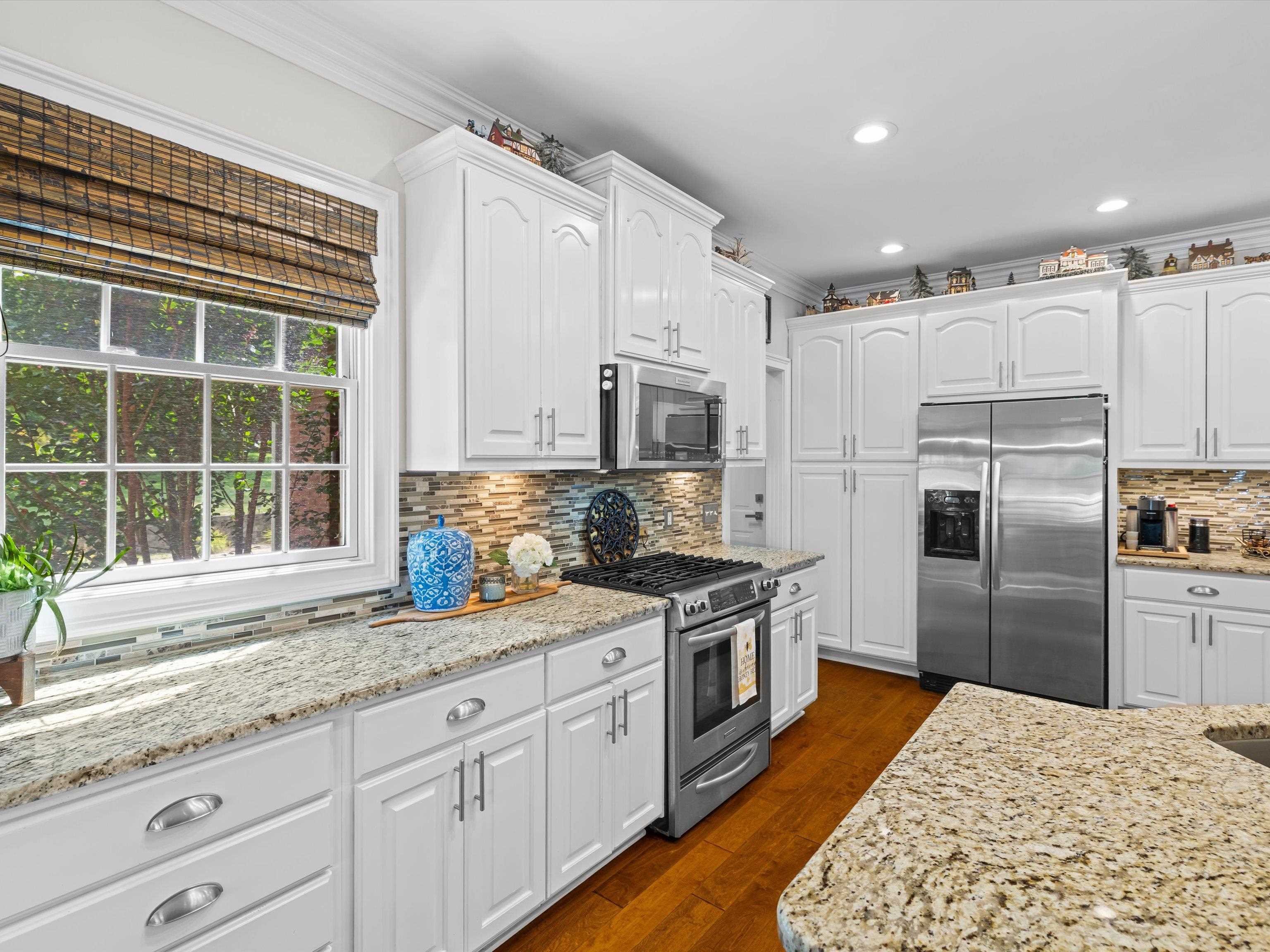 4884 Oak Meadow Ct, Owensboro, Kentucky 42303, 5 Bedrooms Bedrooms, ,3 BathroomsBathrooms,Single Family Residence,For Sale,Oak Meadow Ct,92731