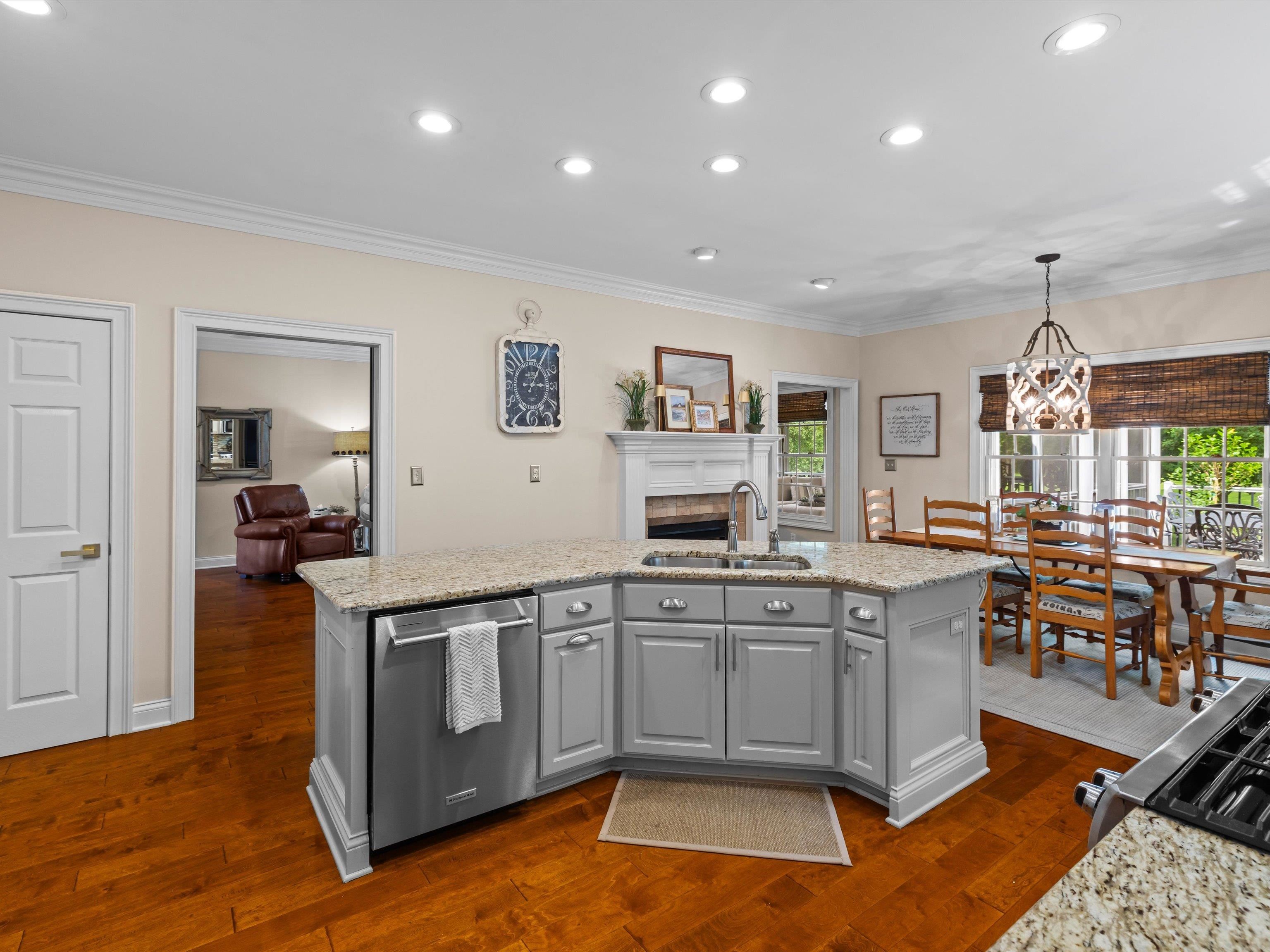 4884 Oak Meadow Ct, Owensboro, Kentucky 42303, 5 Bedrooms Bedrooms, ,3 BathroomsBathrooms,Single Family Residence,For Sale,Oak Meadow Ct,92731