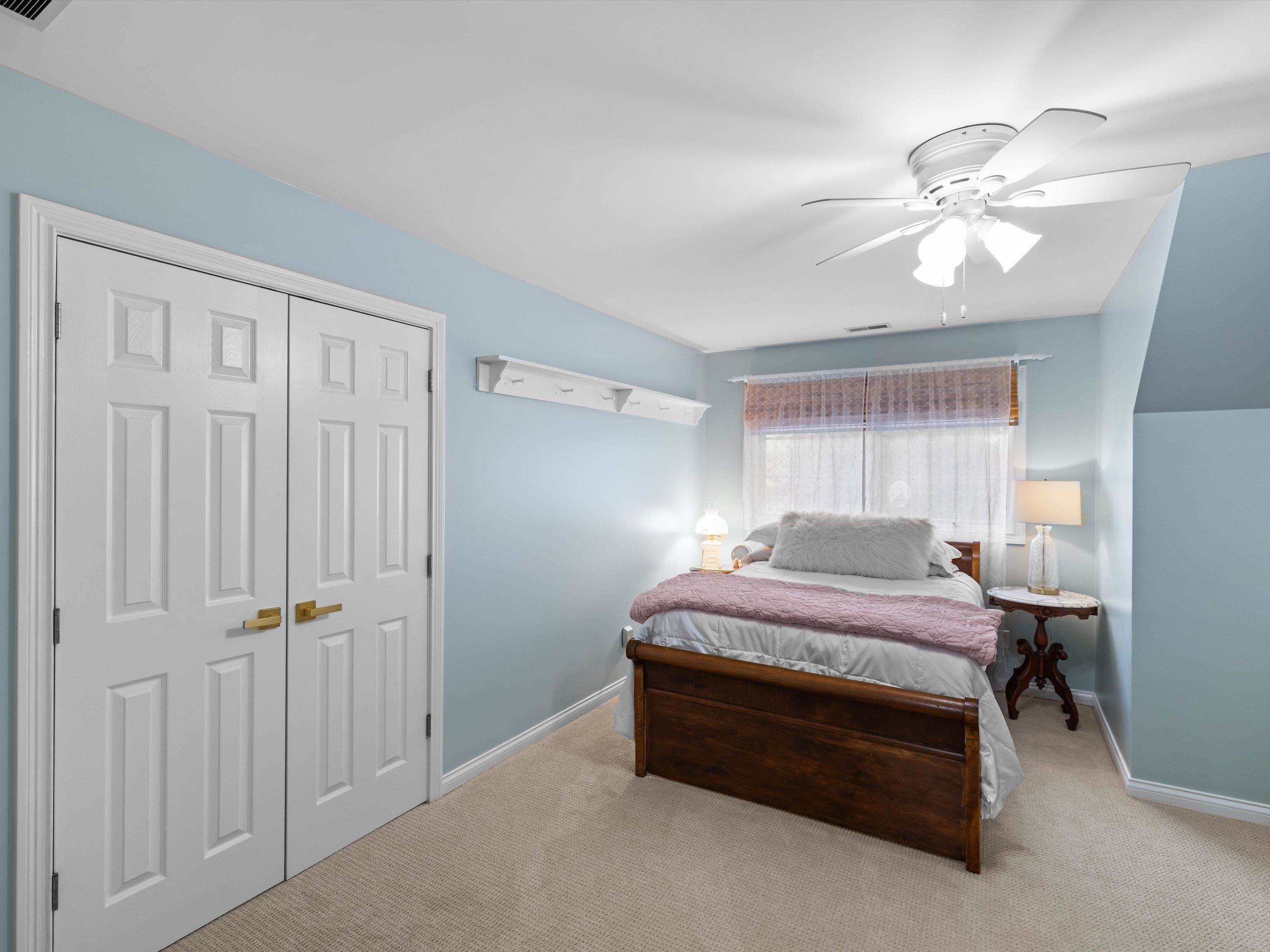 4884 Oak Meadow Ct, Owensboro, Kentucky 42303, 5 Bedrooms Bedrooms, ,3 BathroomsBathrooms,Single Family Residence,For Sale,Oak Meadow Ct,92731