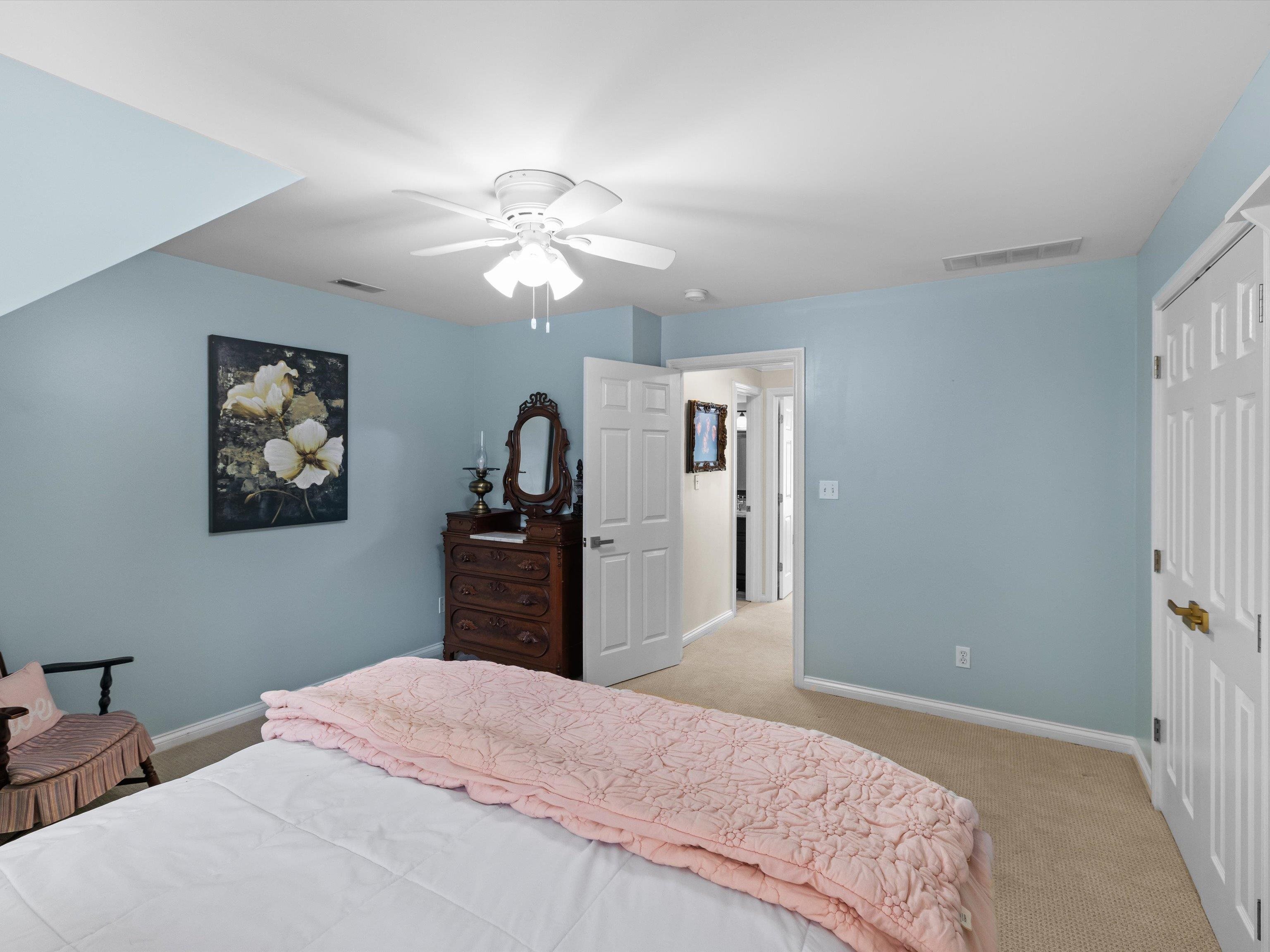 4884 Oak Meadow Ct, Owensboro, Kentucky 42303, 5 Bedrooms Bedrooms, ,3 BathroomsBathrooms,Single Family Residence,For Sale,Oak Meadow Ct,92731
