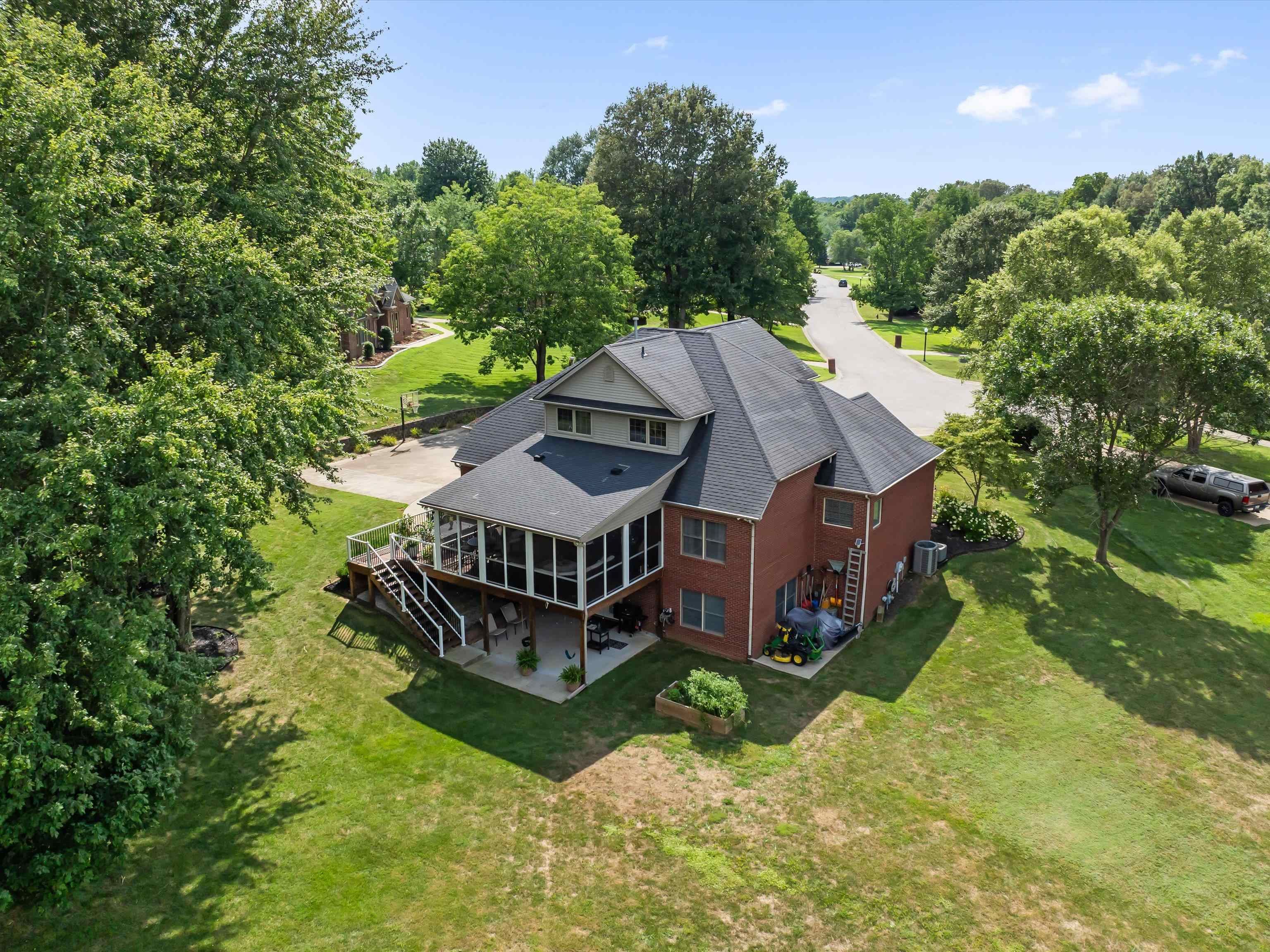 4884 Oak Meadow Ct, Owensboro, Kentucky 42303, 5 Bedrooms Bedrooms, ,3 BathroomsBathrooms,Single Family Residence,For Sale,Oak Meadow Ct,92731