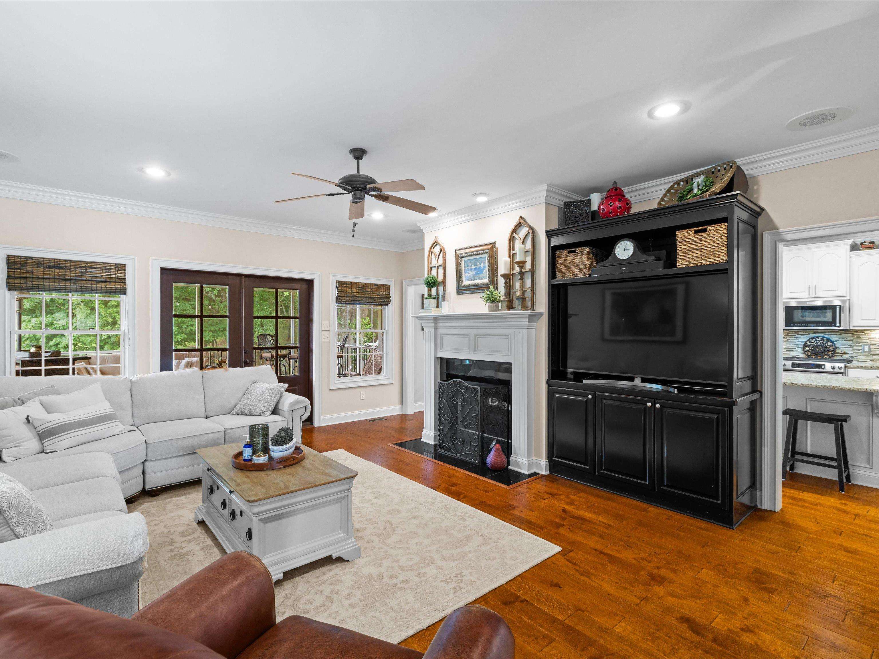 4884 Oak Meadow Ct, Owensboro, Kentucky 42303, 5 Bedrooms Bedrooms, ,3 BathroomsBathrooms,Single Family Residence,For Sale,Oak Meadow Ct,92731