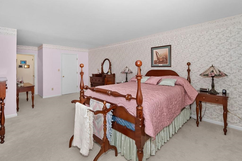 3833 Frederica St, Owensboro, Kentucky 42301, 2 Bedrooms Bedrooms, ,2 BathroomsBathrooms,Single Family Residence,For Sale,Frederica St,92732