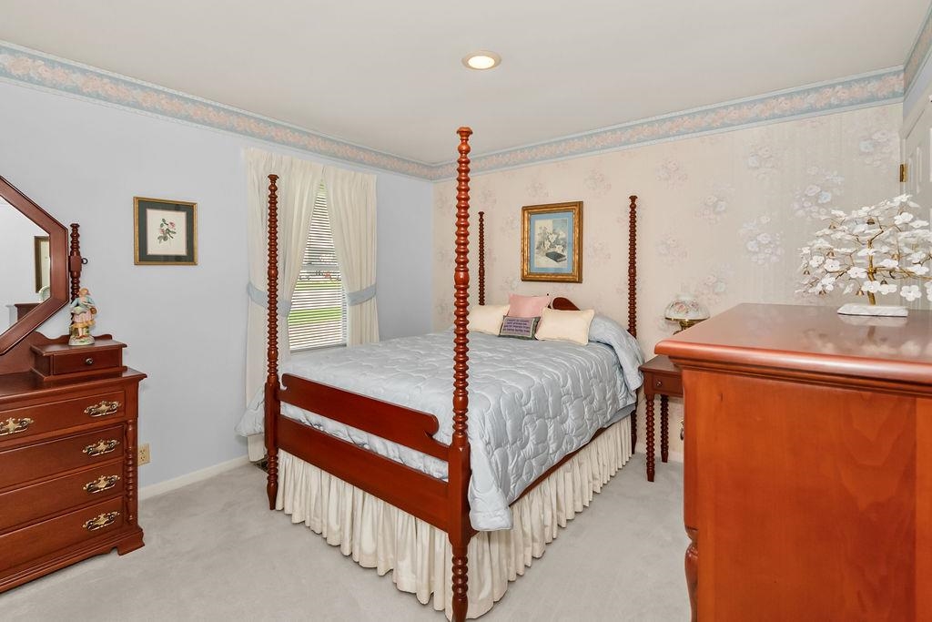 3833 Frederica St, Owensboro, Kentucky 42301, 2 Bedrooms Bedrooms, ,2 BathroomsBathrooms,Single Family Residence,For Sale,Frederica St,92732
