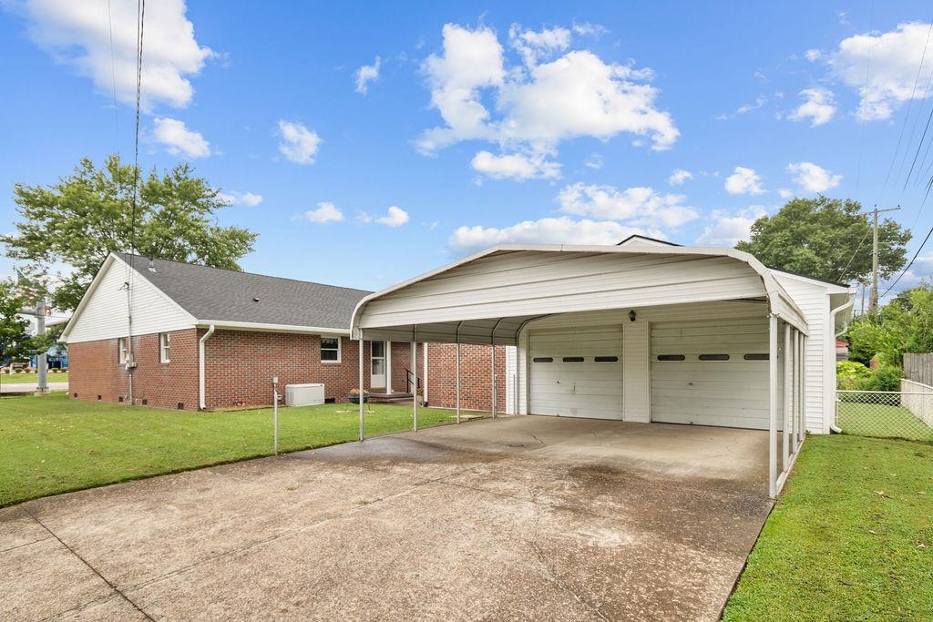 3833 Frederica St, Owensboro, Kentucky 42301, 2 Bedrooms Bedrooms, ,2 BathroomsBathrooms,Single Family Residence,For Sale,Frederica St,92732