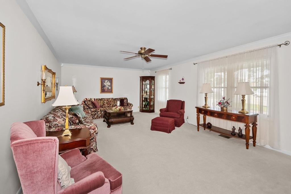 3833 Frederica St, Owensboro, Kentucky 42301, 2 Bedrooms Bedrooms, ,2 BathroomsBathrooms,Single Family Residence,For Sale,Frederica St,92732