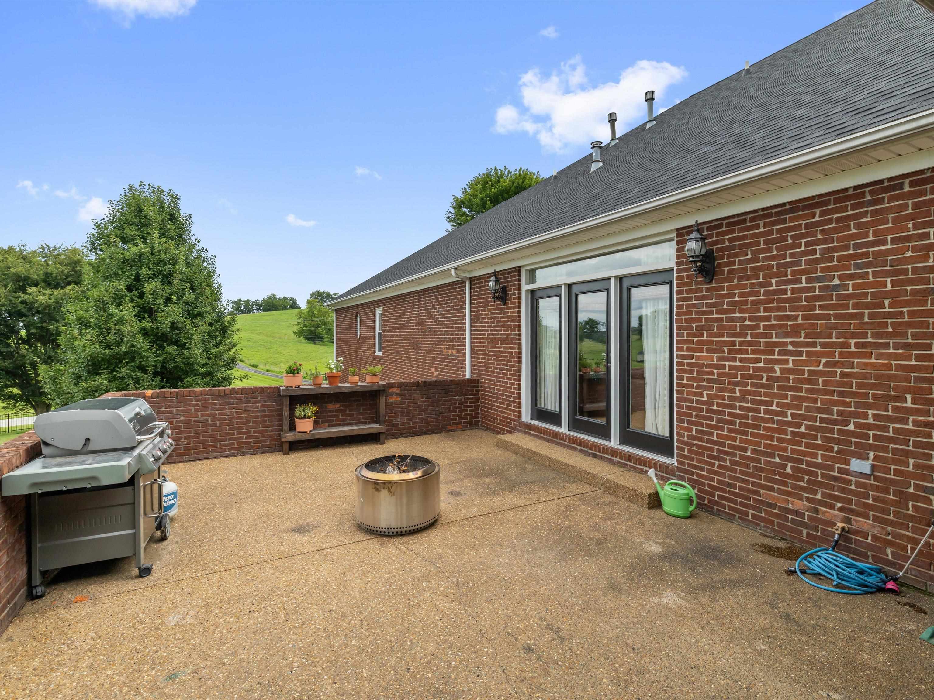 6747 Barcroft, Owensboro, Kentucky 42303, 5 Bedrooms Bedrooms, ,3 BathroomsBathrooms,Single Family Residence,For Sale,Barcroft,92733